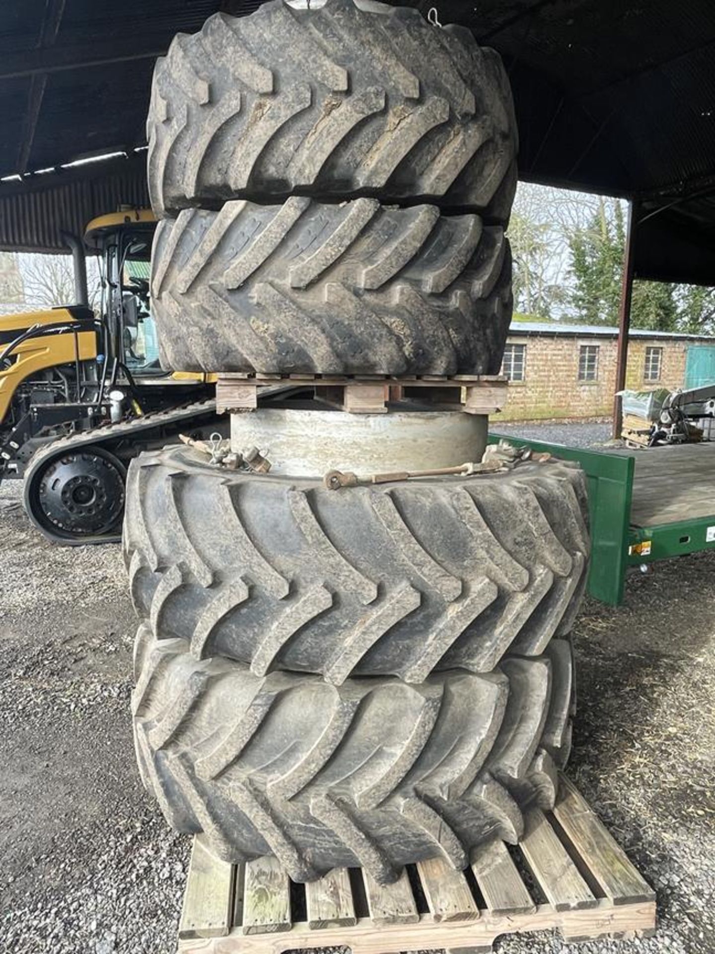 Set 4 Tractor Dual Wheels, Sizes 650/65R42 (70%) and 540/65/R30 (30%) - Image 2 of 3