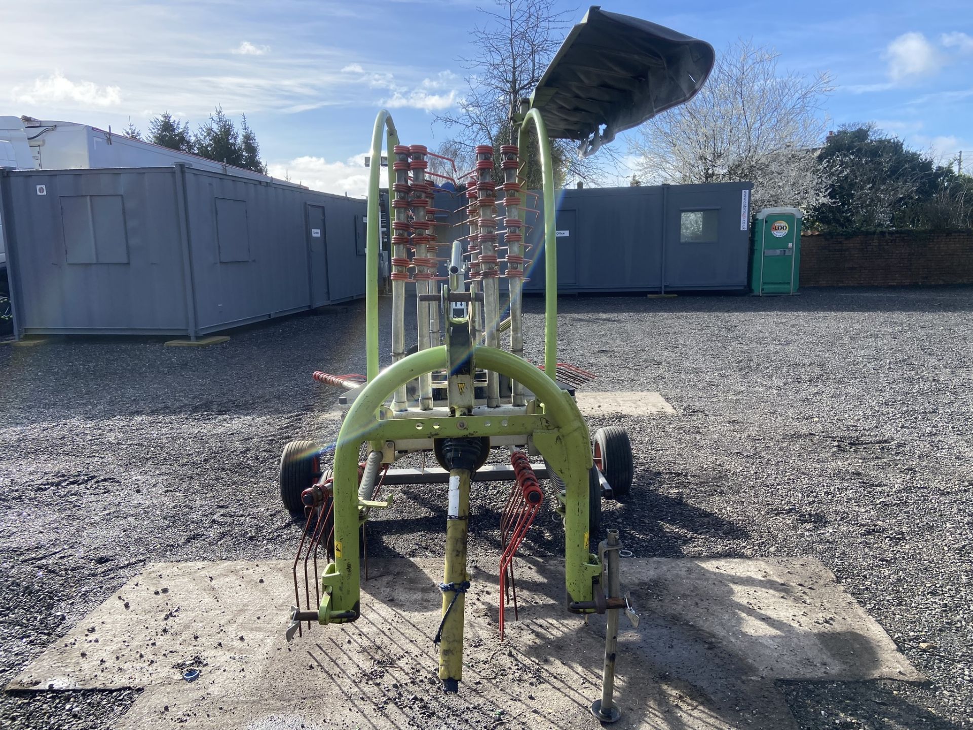 2013 Claas Liner 420 Type G11 Single Rotor Rake, S/No. G1102521, Mass Weight 650kg, 12 Tine Arms, - Image 2 of 7