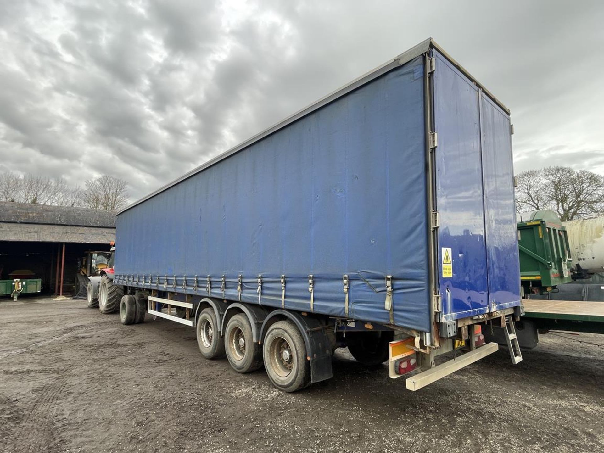 2006 Montracon EB+ ADR 25/2M Triple Axle Curtainside Trailer, VIN: 24688 with Rear Barn Doors. - Image 4 of 12