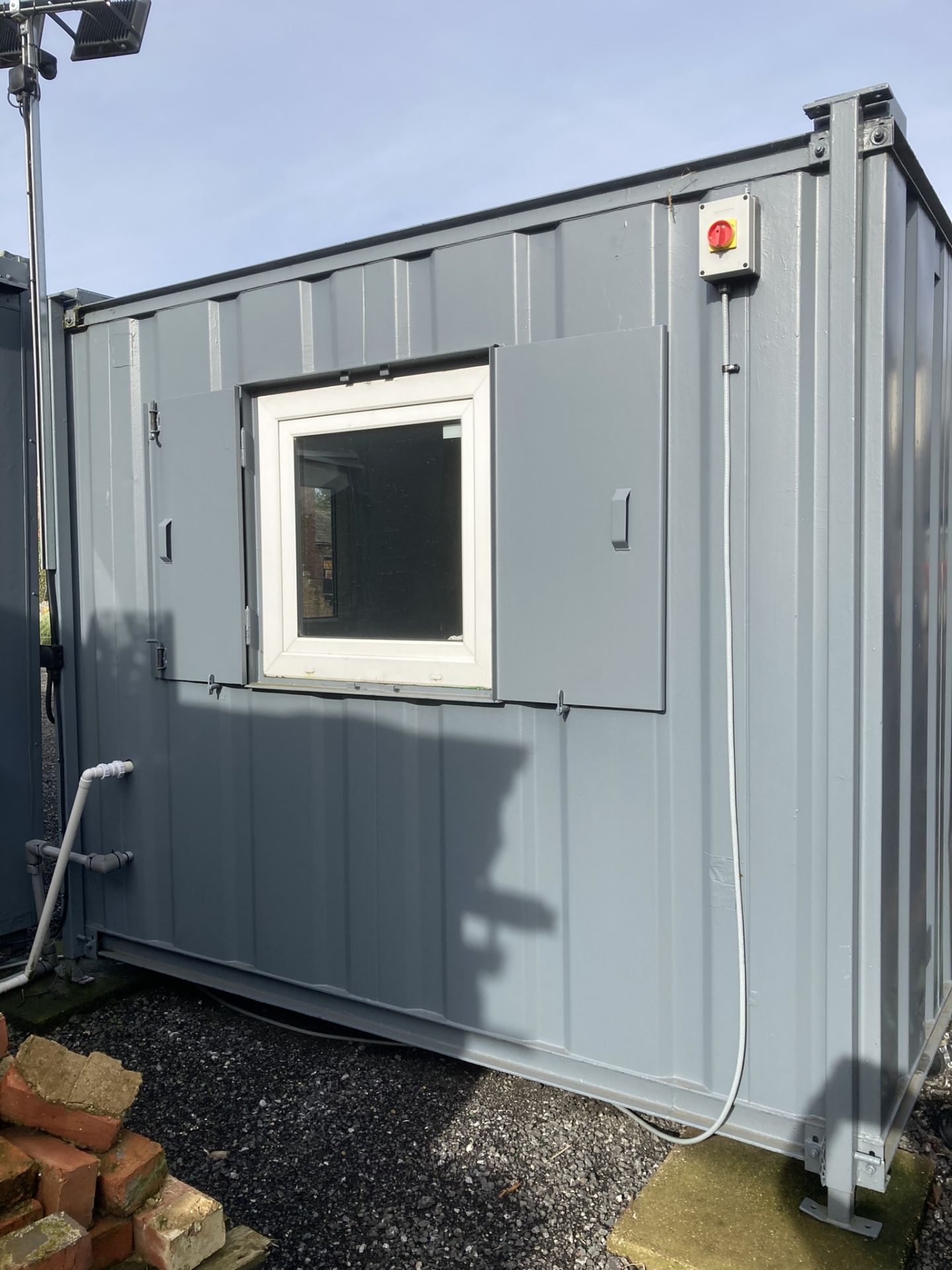 Steel Jackleg Relocatable Canteen Building with Enclosed Office , 32'x 9', Single Door and 4 - Image 8 of 11