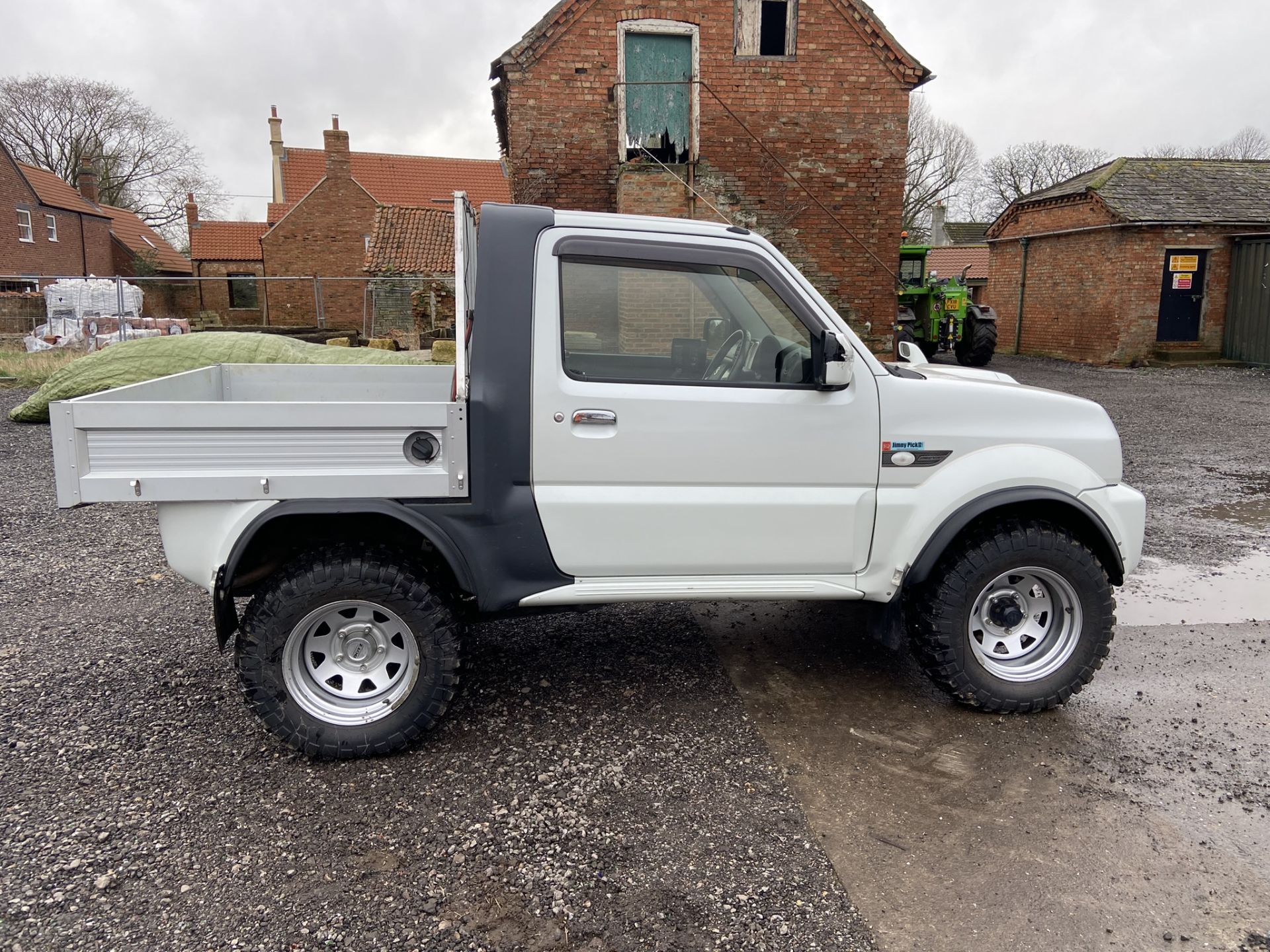 2014 Suzuki Jimny Land Venture Pickup Truck (AY64 JWU), VIN: JB43W580315, 29/10R15 Off Road Tyres ( - Image 6 of 9