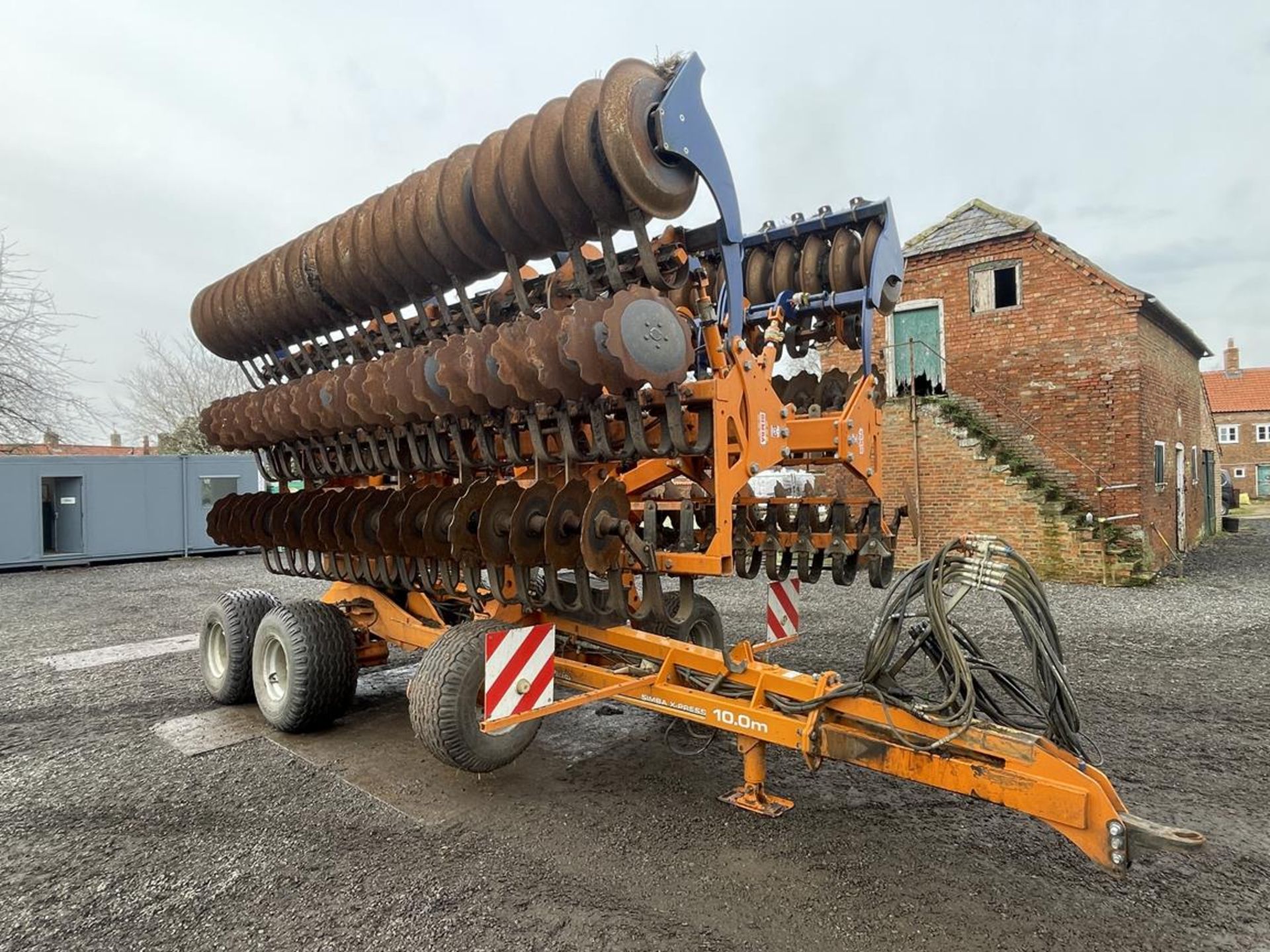 2010 Great Plains Simba X-Press 10.0M Disc Trailed Cultivator, S/No. 18011265, with Transport and - Bild 5 aus 8