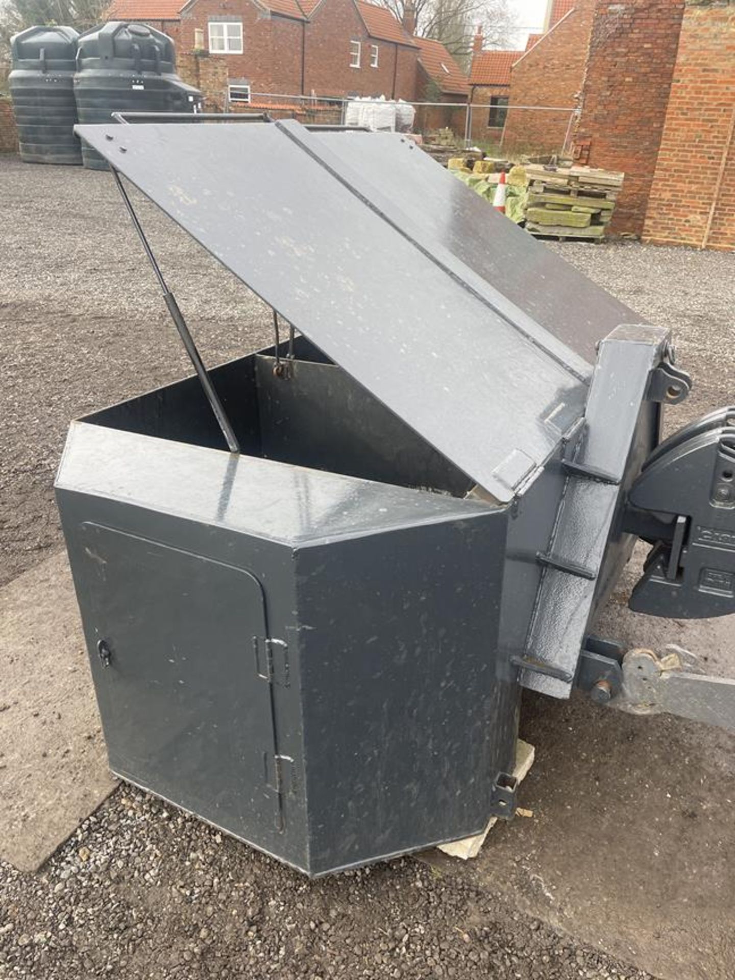 Front Tractor Weight Box, Split Lid, Side Lockers, Capacity for 32 x 20kg bags, Dimensions 2200mm - Image 2 of 5