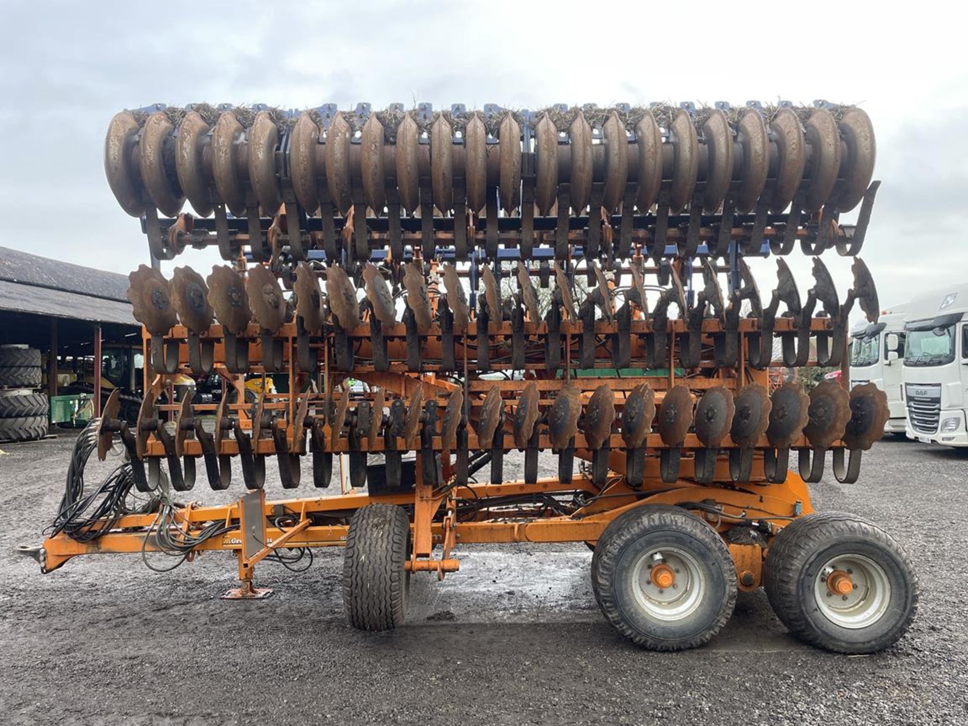 2010 Great Plains Simba X-Press 10.0M Disc Trailed Cultivator, S/No. 18011265, with Transport and - Bild 3 aus 8