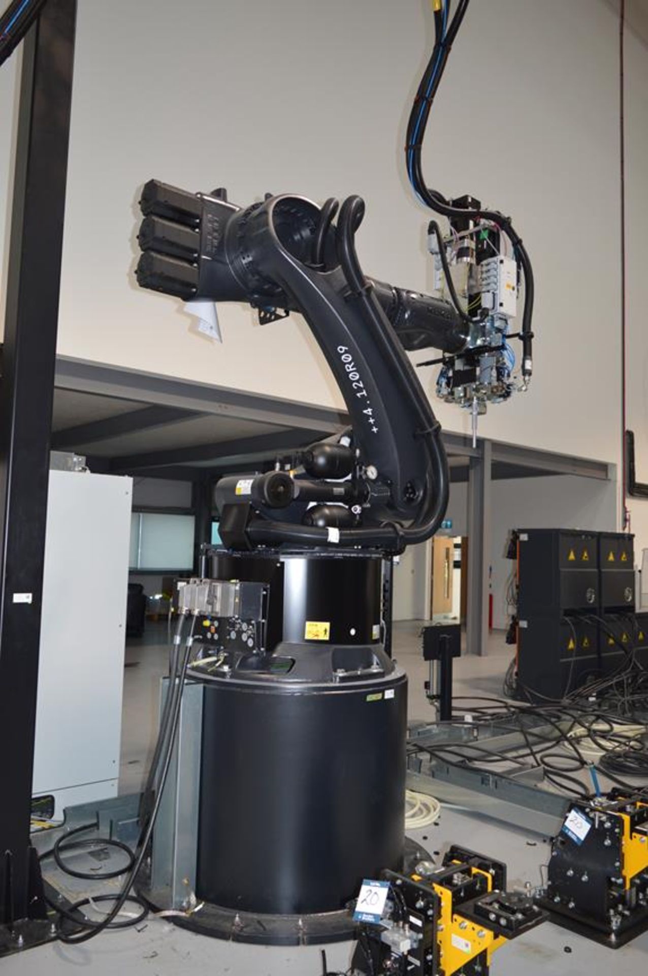 Kuka, KR280/3080 six axis robot on extended pedestal, Serial No. 4380789 (DOM: 2021) with KR C4