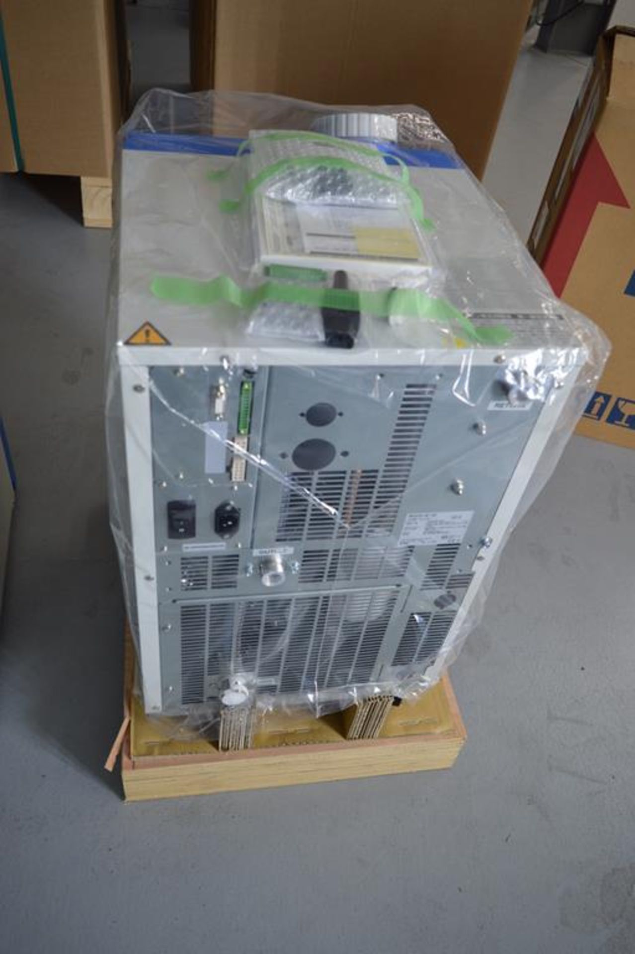 SMC, HRS024-AF-20 Thermo chiller, Serial No. A0766 (DOM: 2022) (boxed) - Image 2 of 3