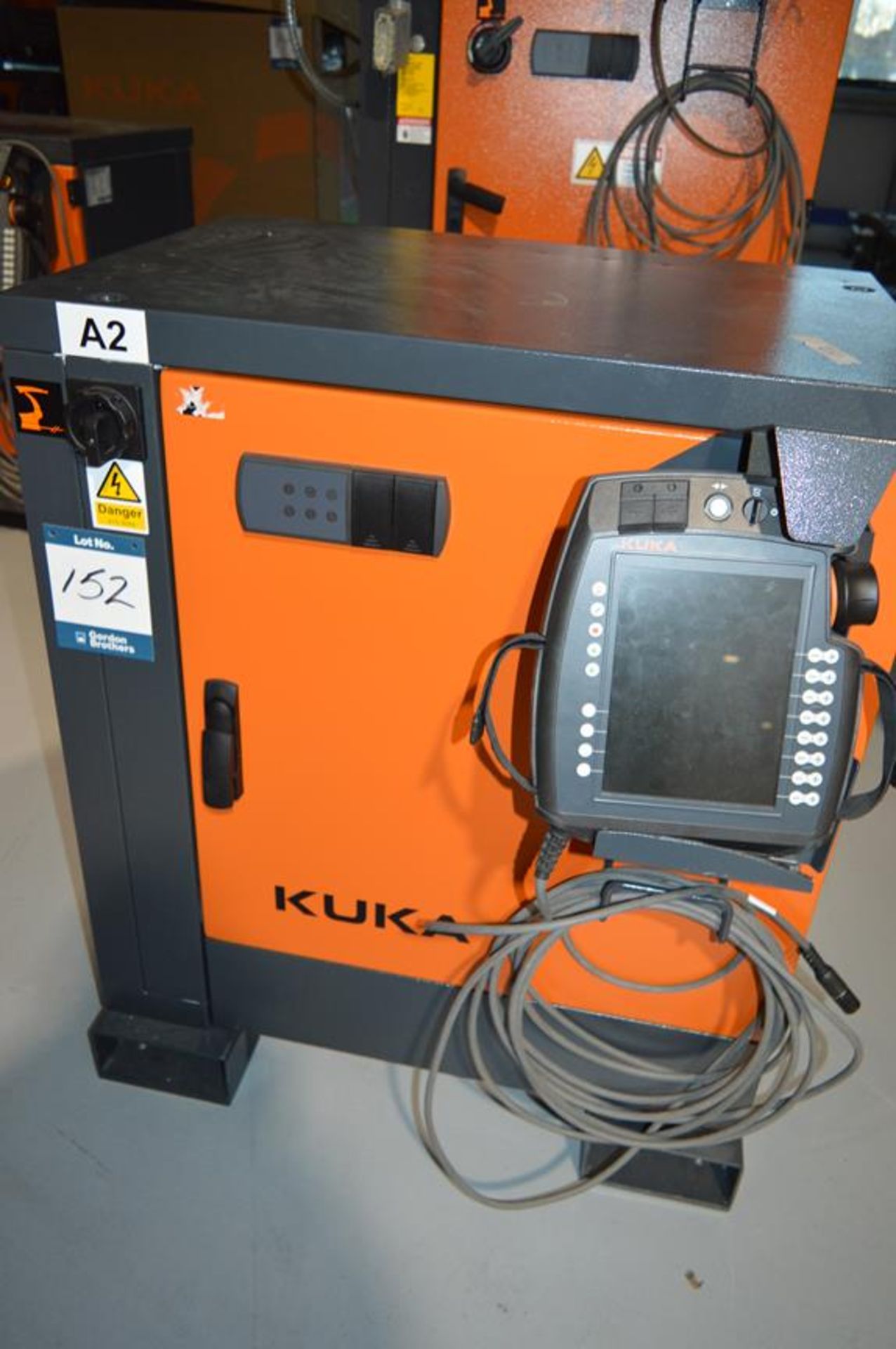 Kuka, KR C4 controller and pendant, Serial No. 3105466 (DOM: 2021)