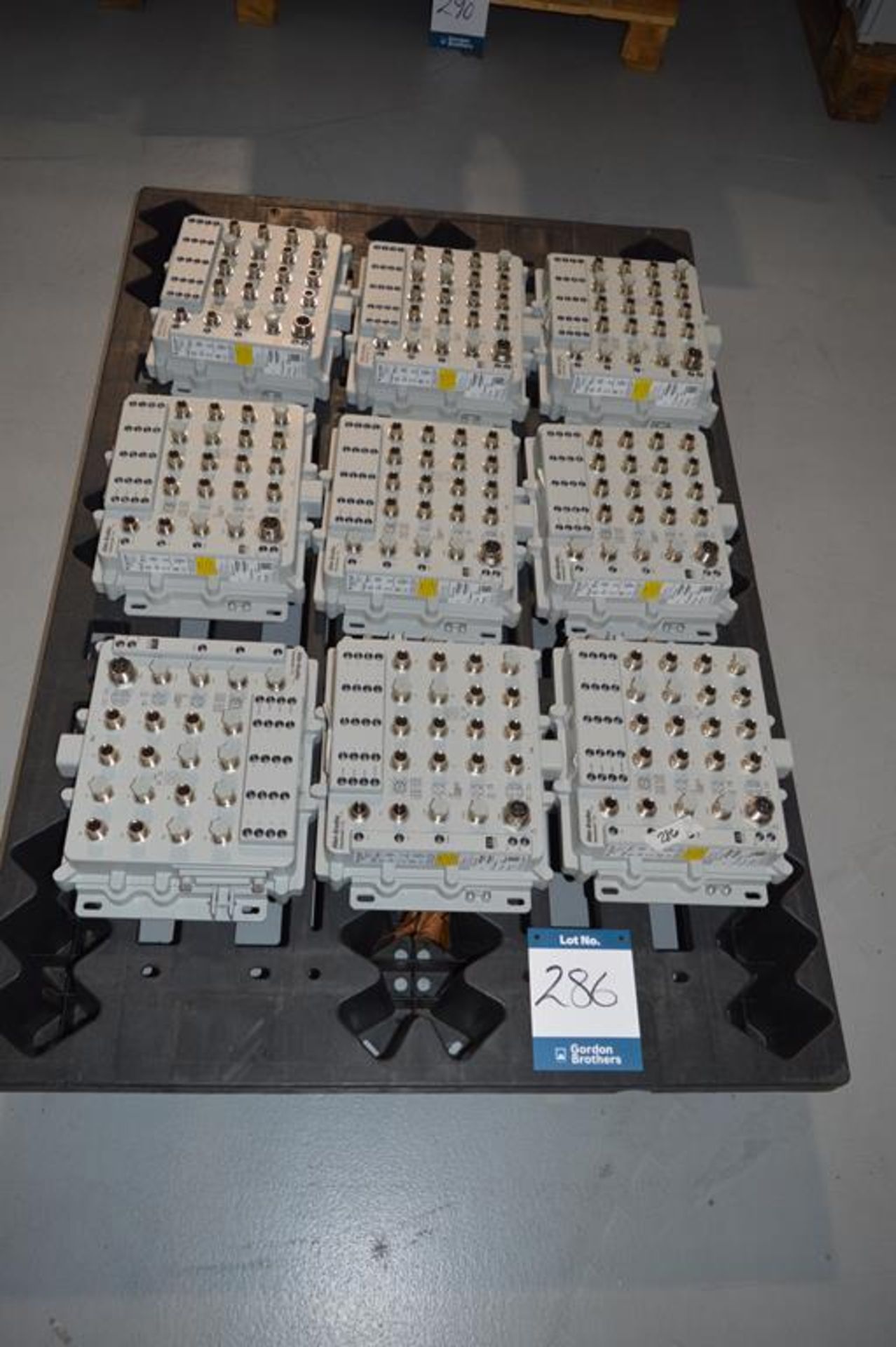 9x (no.) Allen-Bradley, Armorstratix 5700 industrial ethernet switches