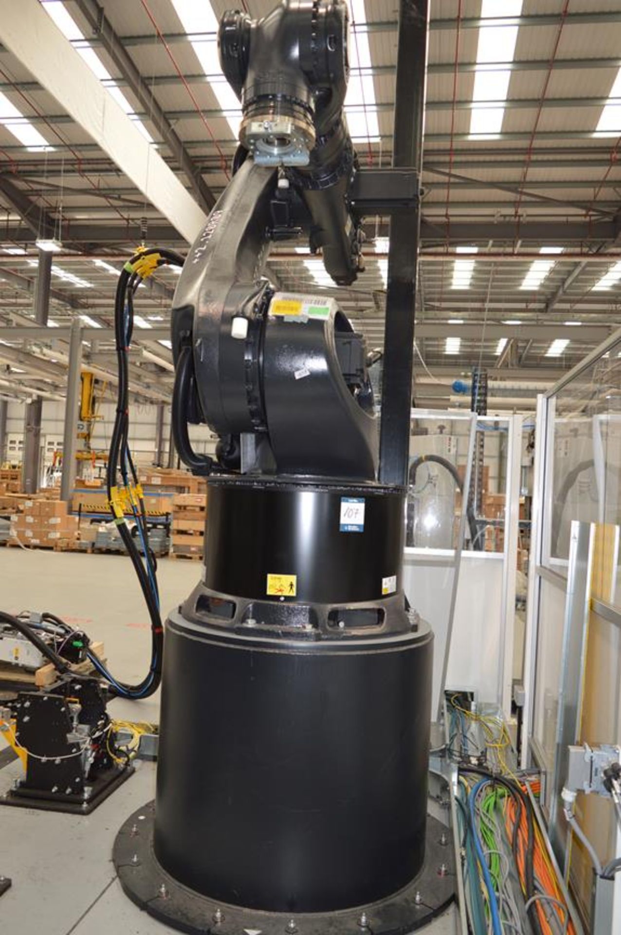 Kuka, KR280 R3080 FLR six axis robot on extended pedestal, Serial No. 4380900 (DOM: 2021) with KR C4 - Image 3 of 5