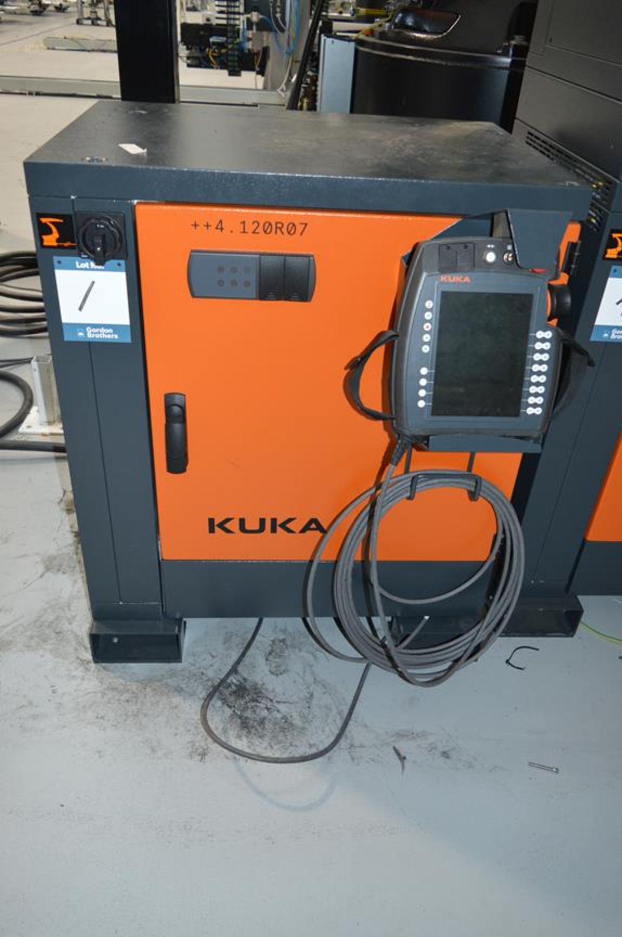 Kuka, KR280/3080 six axis robot on extended pedestal, Serial No. 4380883 (DOM: 2021) with KR C4 - Image 4 of 5