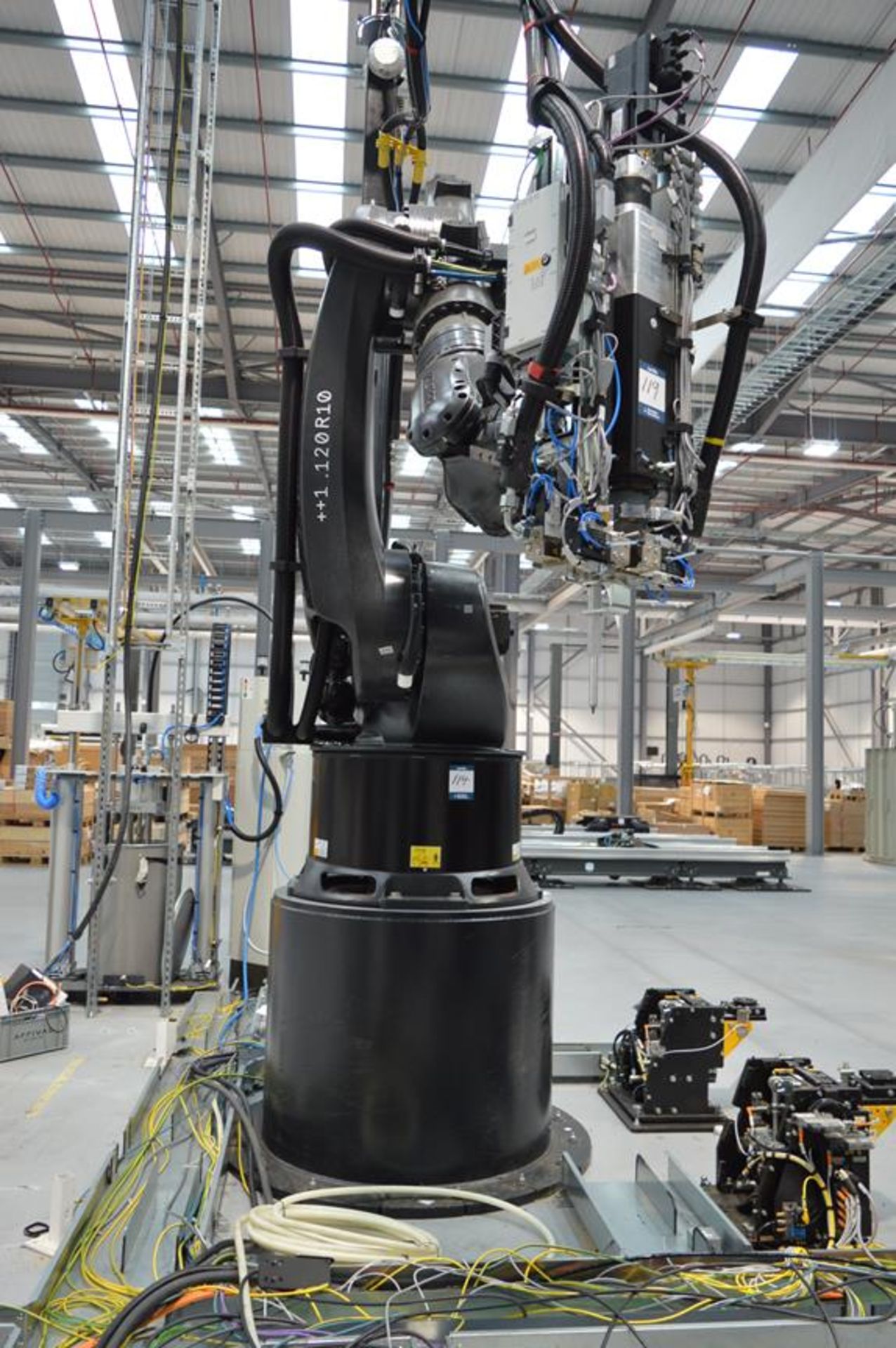 Kuka, KR280 R3080 FLR six axis robot on extended pedestal, Serial No. 4380792 (DOM: 2021) with KR C4 - Image 3 of 5
