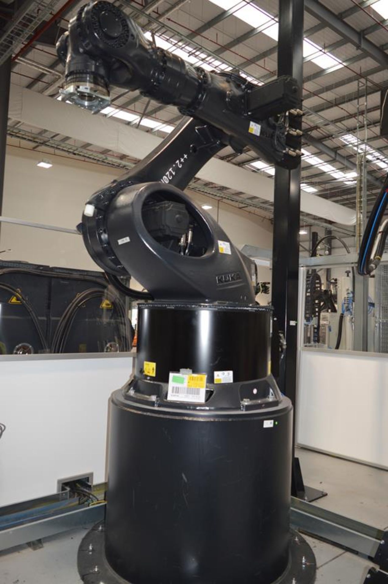 Kuka, KR280 R3080 FLR six axis robot on extended pedestal, Serial No. 4380892 (DOM: 2021) with KR C4 - Image 2 of 5