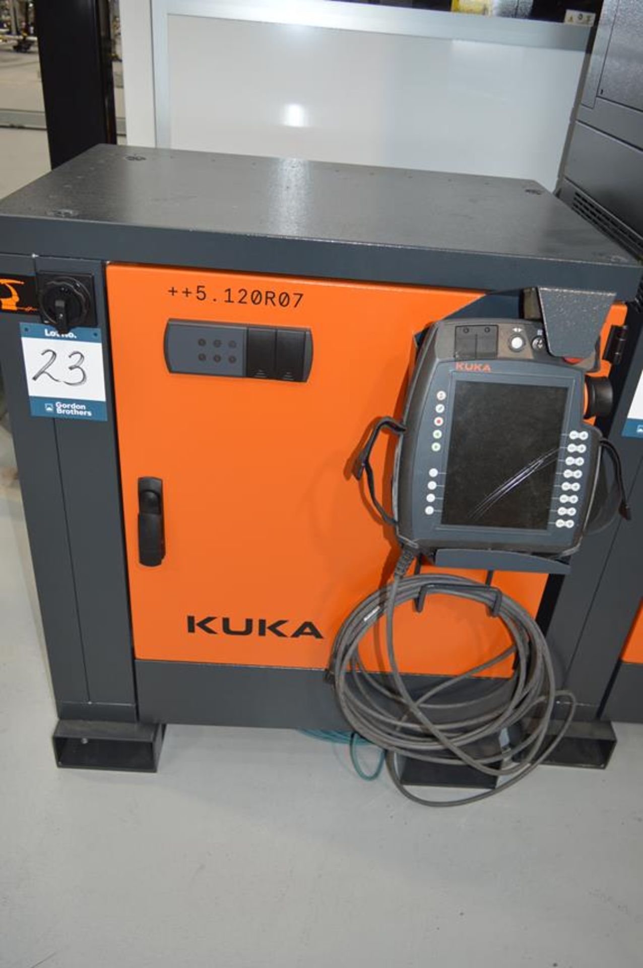 Kuka, KR280/R3080 FLR six axis robot on extended pedestal, Serial No. 4380895 (DOM: 2021) and KR - Image 4 of 5