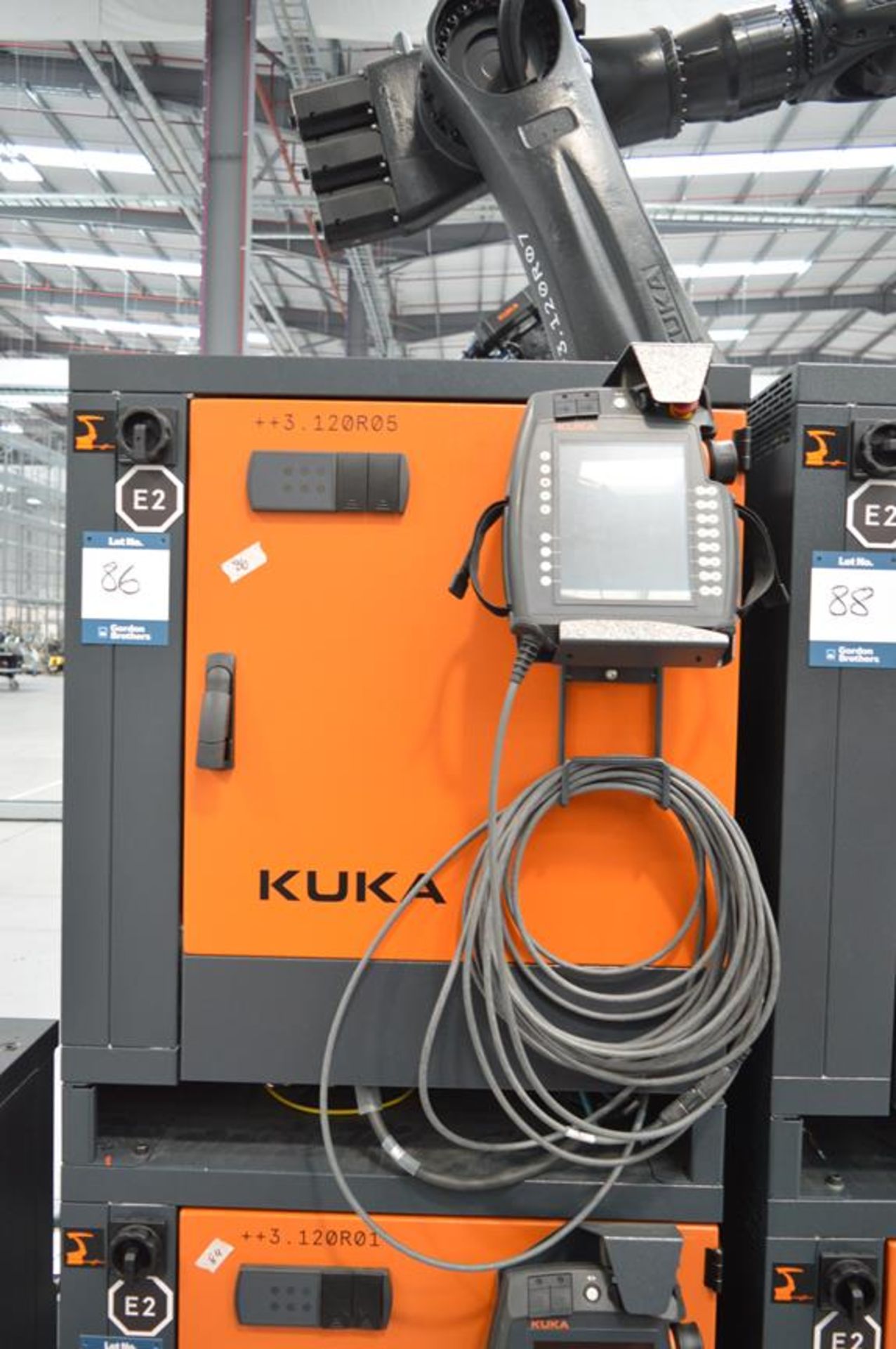 Kuka, KR280/R3080 FLR six axis robot on extended pedestal, Serial No. 4380795 (DOM: 2021) with KL - Image 6 of 7