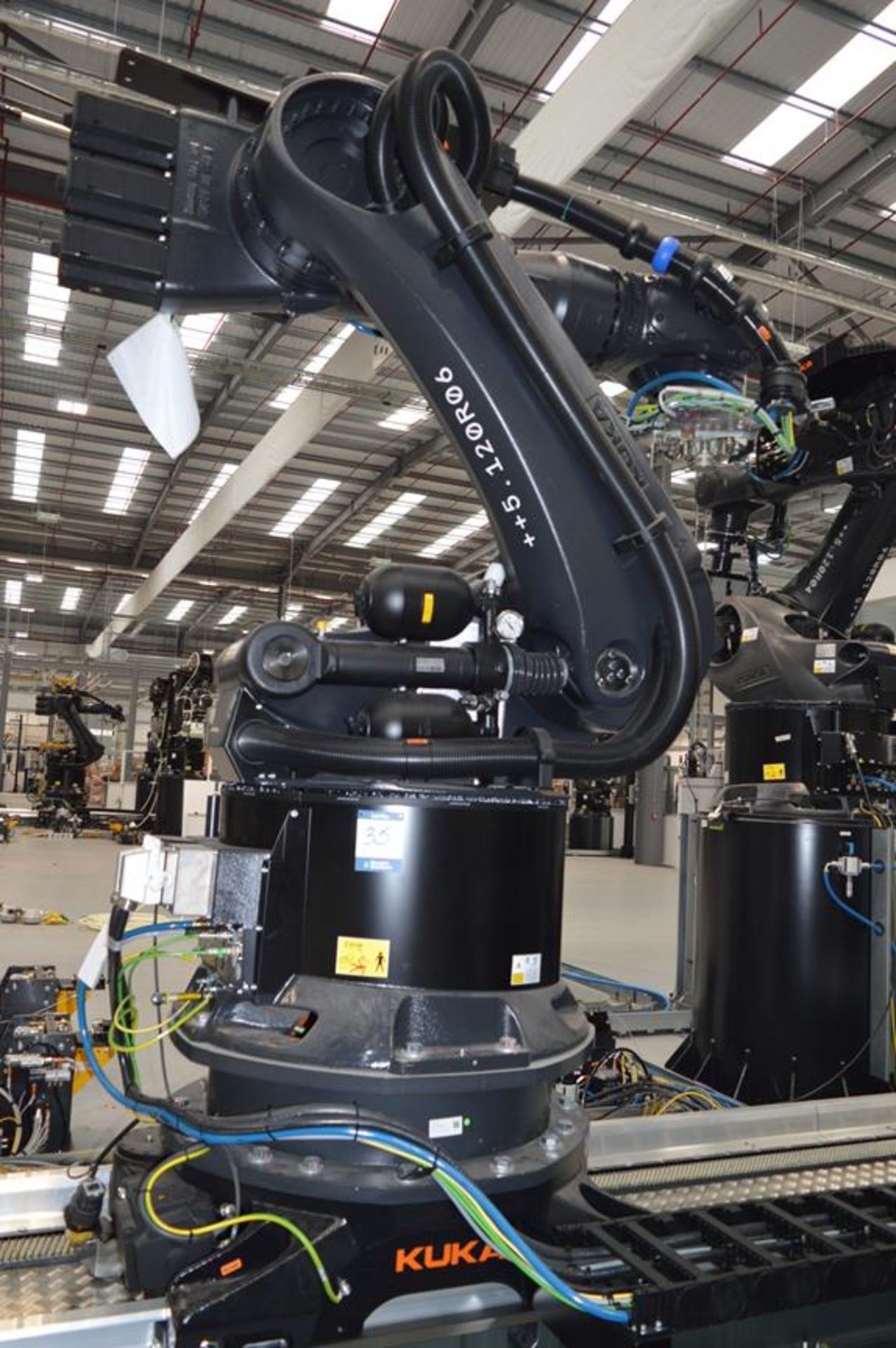 Kuka, KR280/R3080 FLR six axis robot on extended pedestal, Serial No. 4380723 (DOM: 2021) with KR C4 - Image 5 of 7