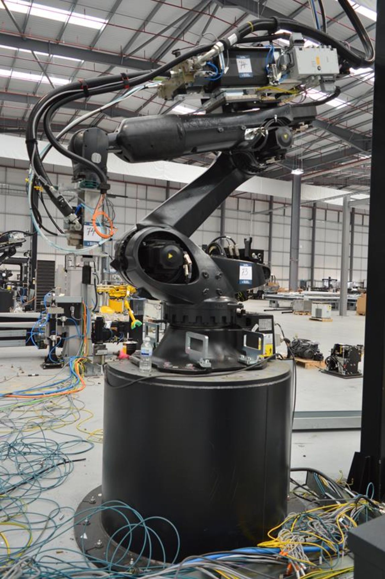 Kuka, KR210 R2700 six axis robot on extended pedestal, Serial no. 1077735 (DOM: 2021) with KR C4 - Image 2 of 5