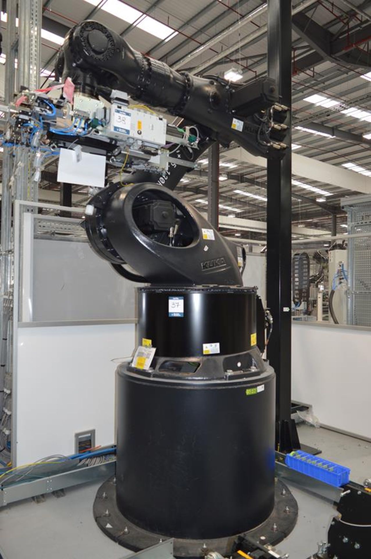 Kuka, KR280/R3080 FLR six axis robot on extended pedestal, Serial No. 4380880 (DOM: 2021) with KR C4 - Image 3 of 5