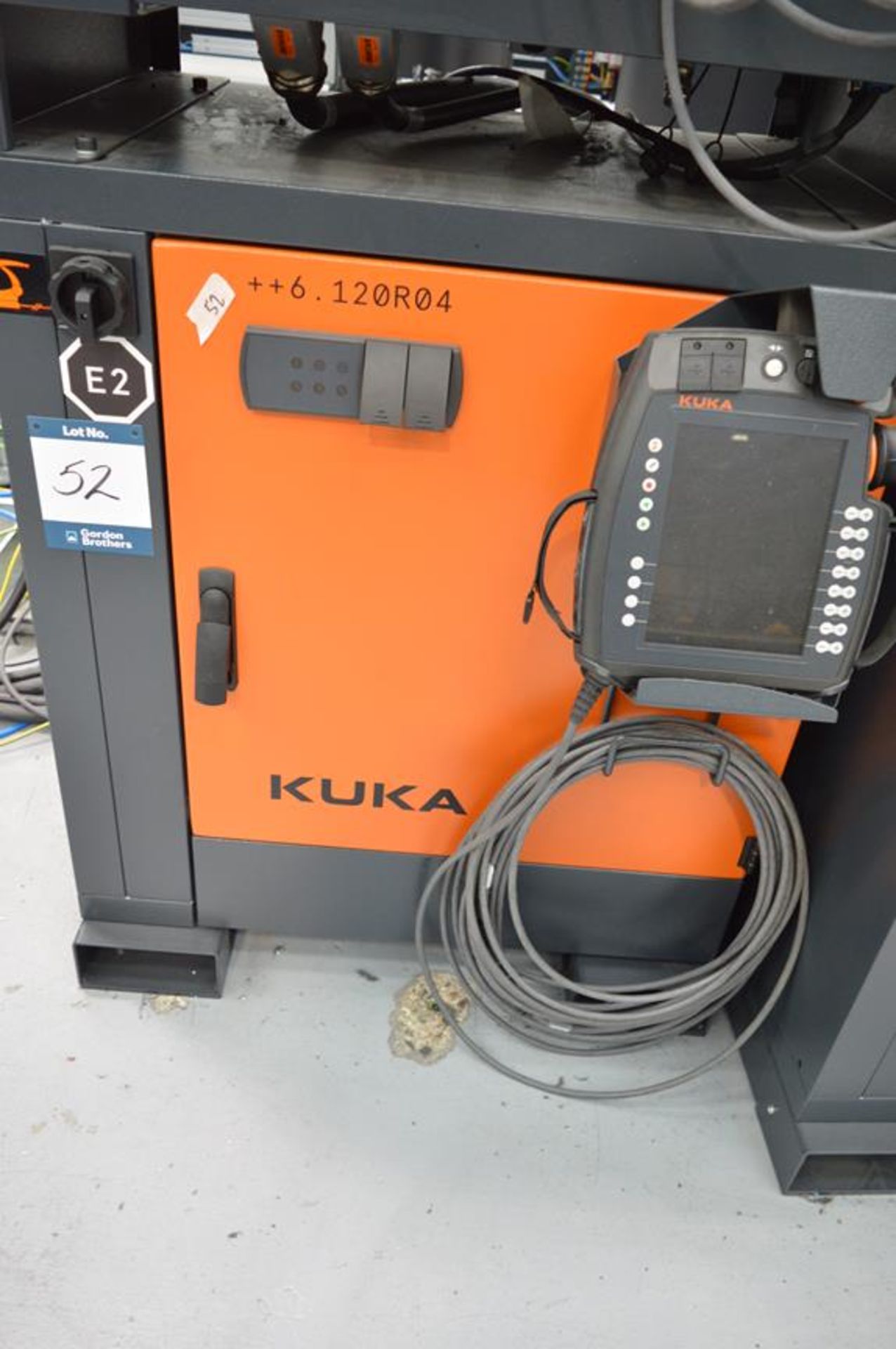 Kuka, KR360/R2830 FLR six axis robot with extended pedestal, Serial No. 4380804 (DOM: 2021) with - Image 4 of 5