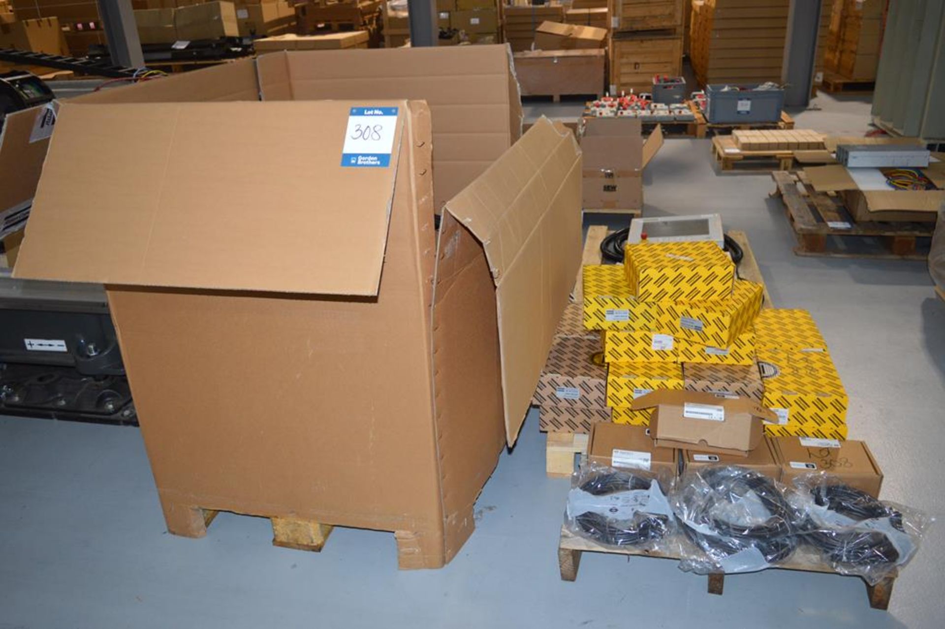 Pallet of Atlas Copco, handle Selector 6 (part boxed) and smart sensor 200 Series (boxed) plus