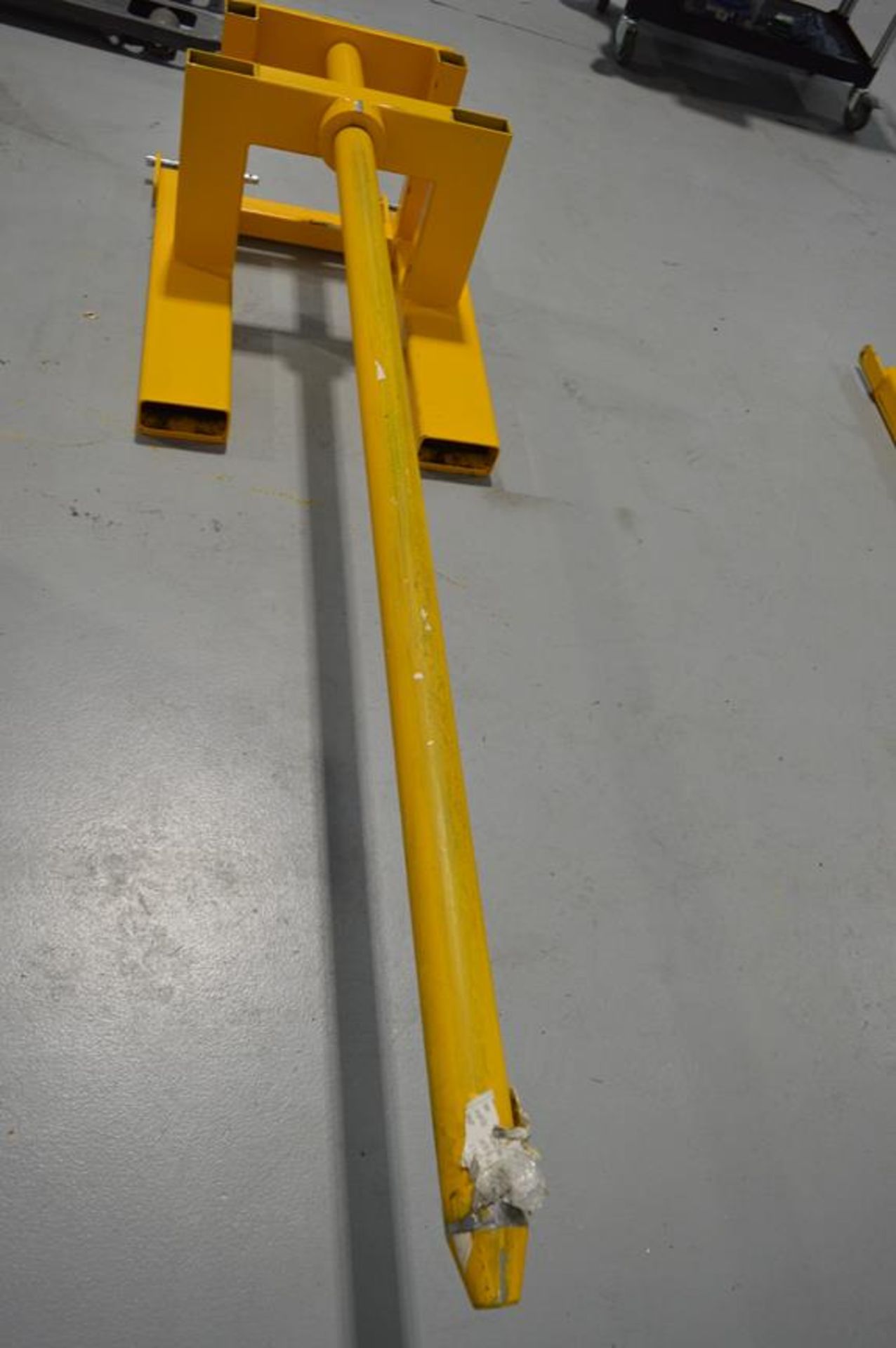 Contact, FMB-70-1800 forklift truck roll lift attachment, Serial No. 121935 (DOM: 2022), capacity - Image 2 of 2