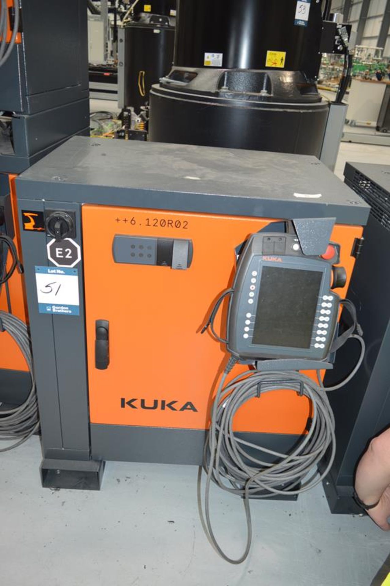 Kuka, KR360 /R2830 FLR six axis robot with extended pedestal, Serial No. 4380805 (DOM: 2021) with KR - Image 4 of 5