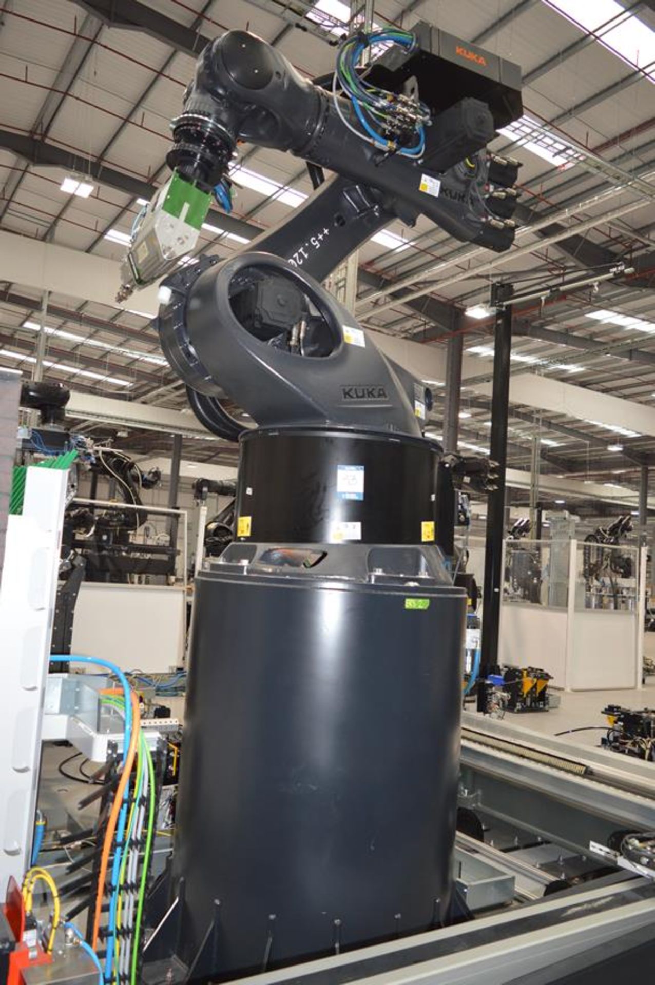 Kuka, KR360/R2830 six axis robot with extended pedestal, Serial No. 4380718 (DOM: 2021) with KR C4 - Image 3 of 5