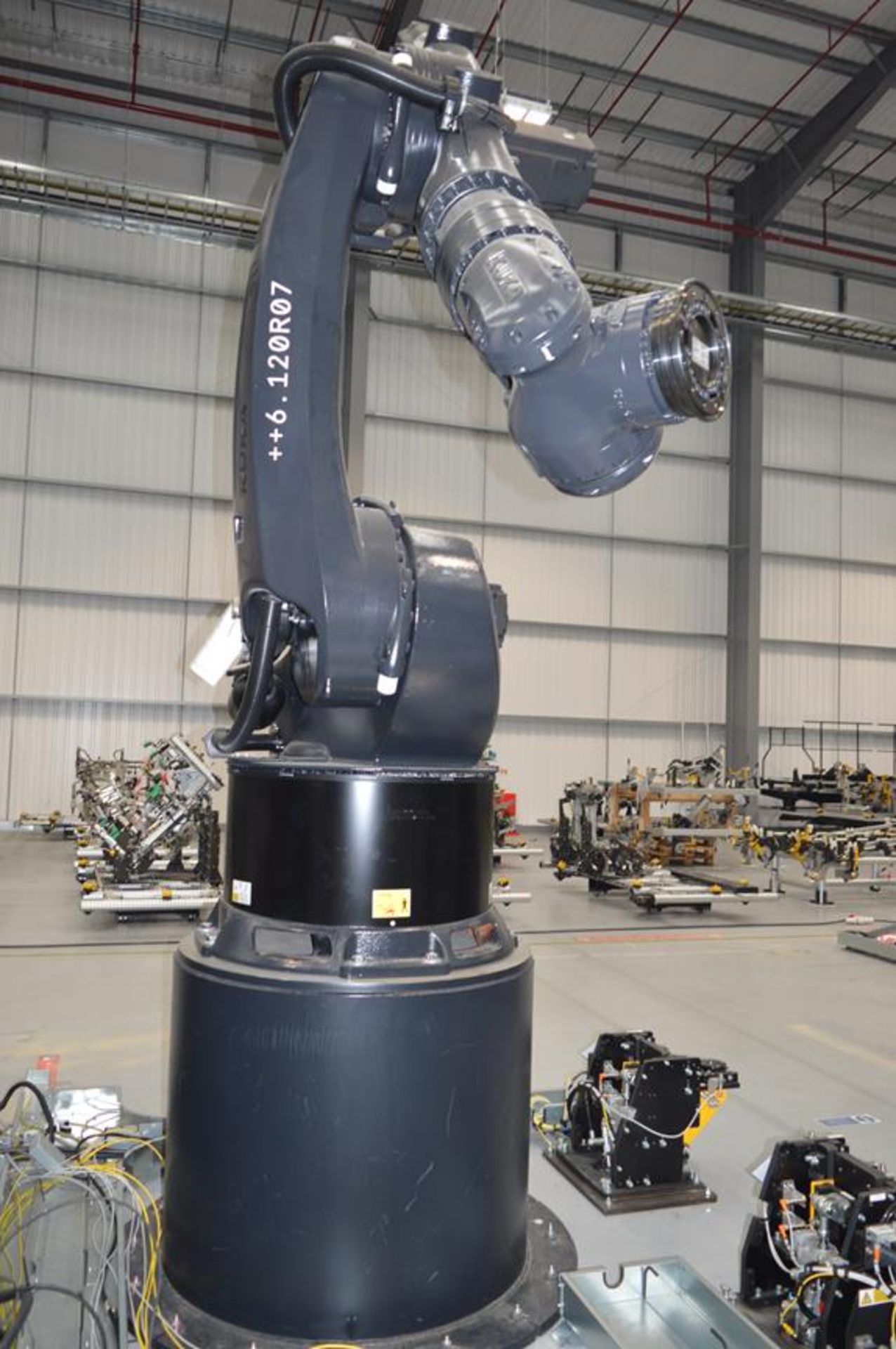 Kuka, KR280 /R3080 six axis robot on extended pedestal, Serial No. 4380891 (DOM: 2021) with KR C4 - Image 3 of 6