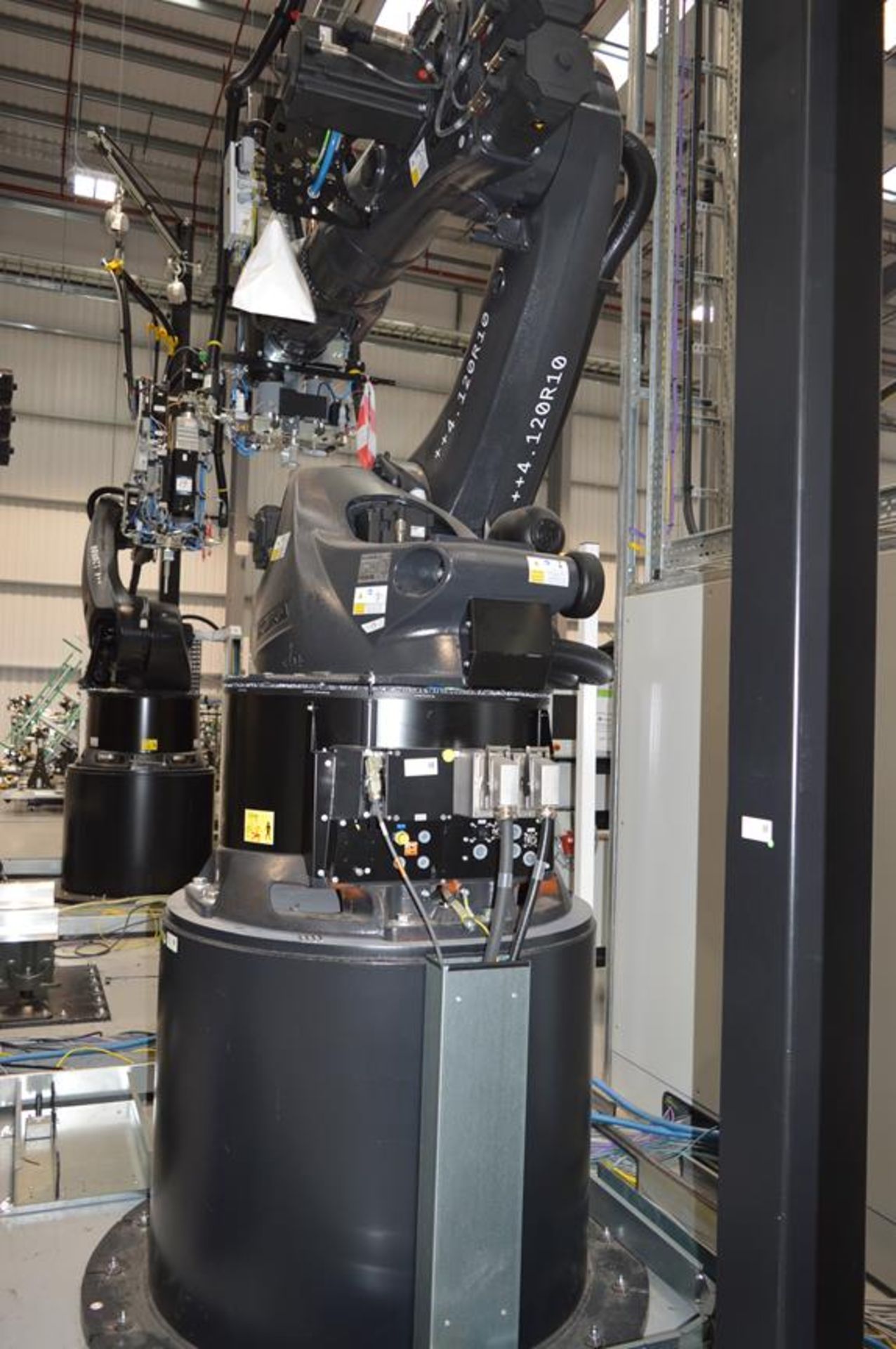 Kuka, KR280 /R3080 six axis robot on extended pedestal with KR C4 controller and pendant, Serial No. - Image 4 of 6