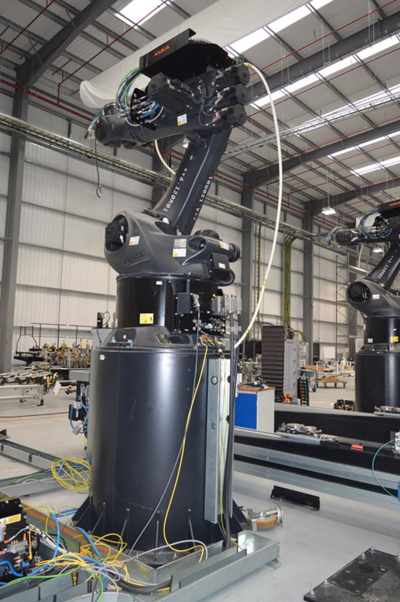 Kuka, KR360/ R2830 six axis robot on extended pedestal, Serial No. 4380803 (DOM: 2021) with KR C4