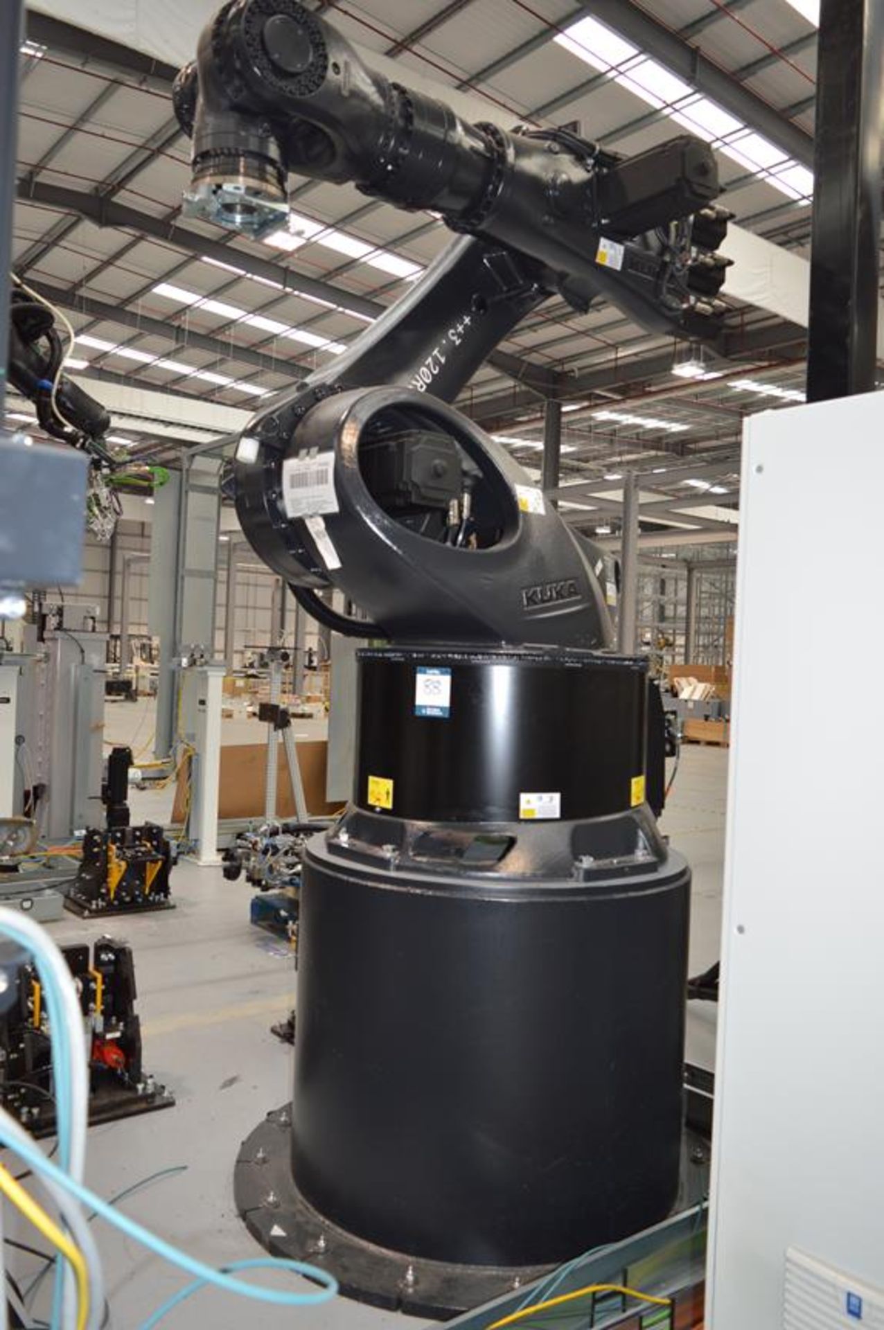 Kuka, KR280/R3080 six axis robot on extended pedestal, Serial No. 4380888 (DOM: 2021) with KR C4 - Image 3 of 6