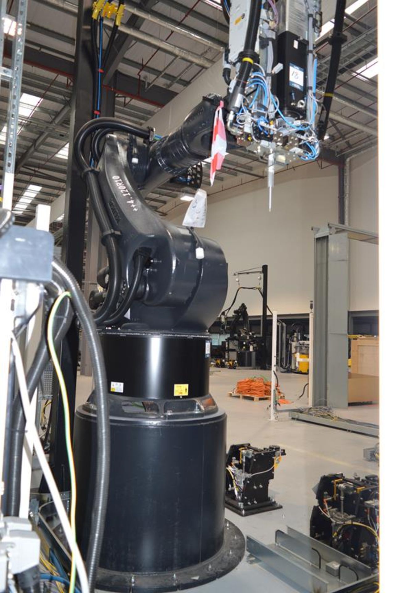 Kuka, KR280 /R3080 six axis robot on extended pedestal with KR C4 controller and pendant, Serial No. - Image 3 of 6