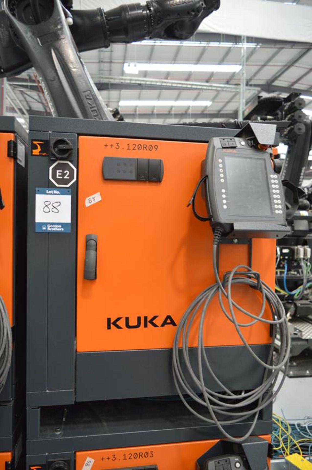 Kuka, KR280/R3080 six axis robot on extended pedestal, Serial No. 4380888 (DOM: 2021) with KR C4 - Image 5 of 6