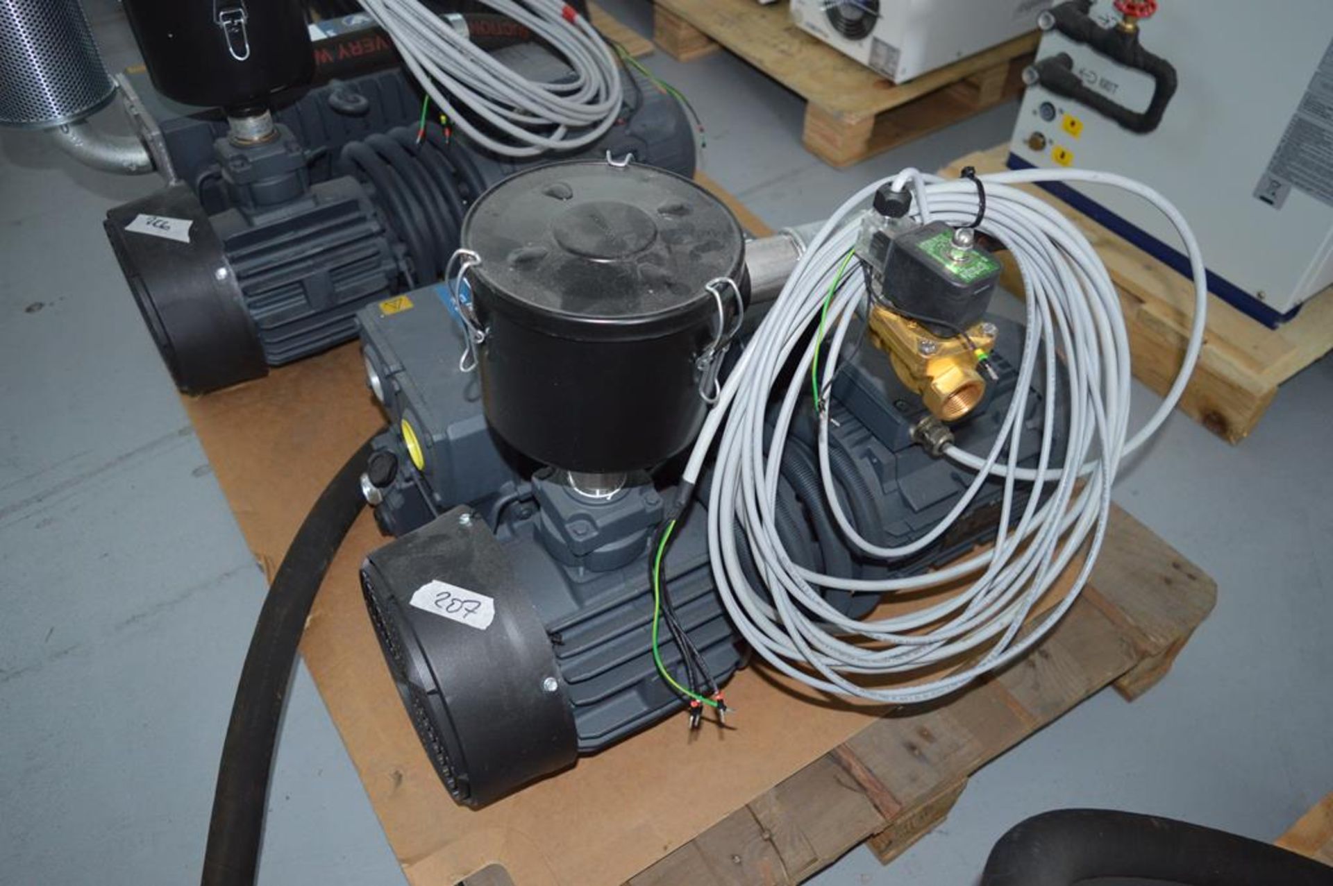 Bosch, R5-RA0100F vacuum pump, Serial No. DEM121260363 - Image 3 of 4