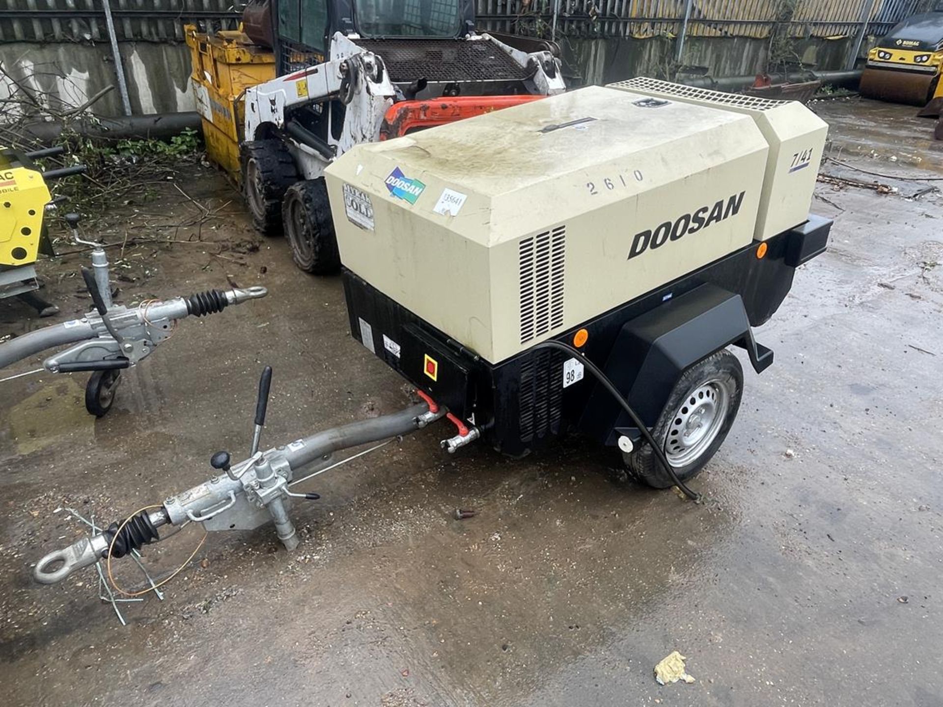 Doosan Model 7/41 Towable 7-Bar Air Compressor S/No. UN5741FXXKY435641, Run Hours: 232.7