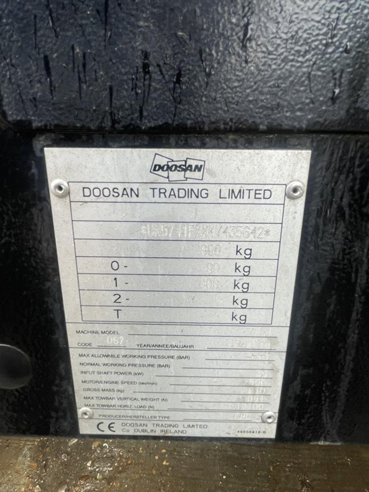 Doosan Model 7/41 Towable 7-Bar Air Compressor S/No. UN5741FXXKY435642, Run Hours: 207.1 - Image 6 of 7