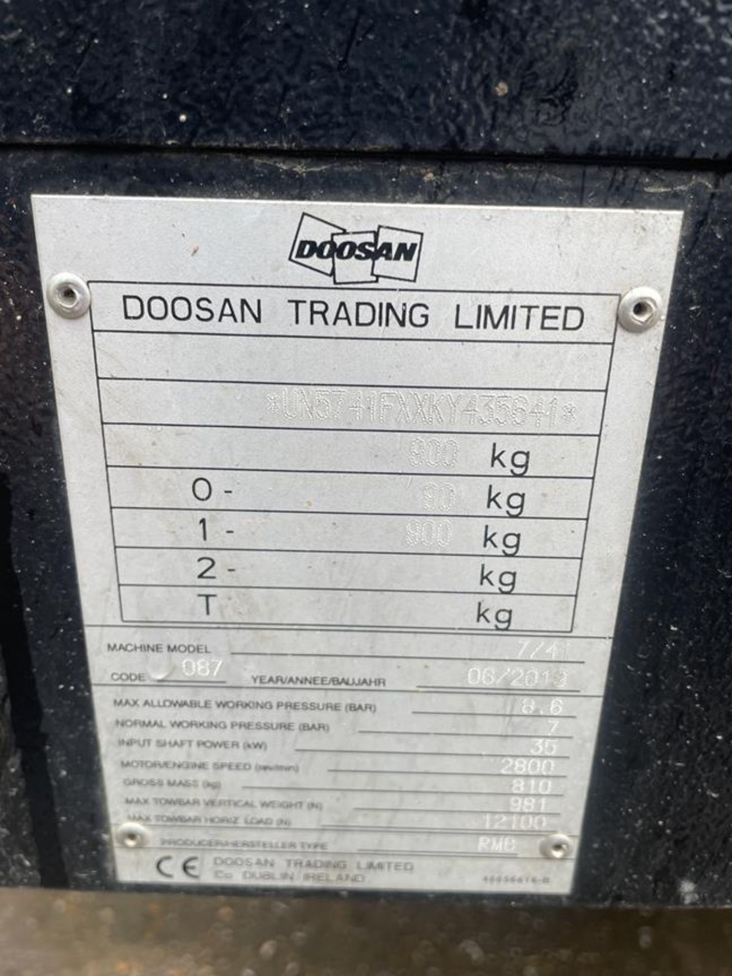 Doosan Model 7/41 Towable 7-Bar Air Compressor S/No. UN5741FXXKY435641, Run Hours: 232.7 - Image 4 of 9