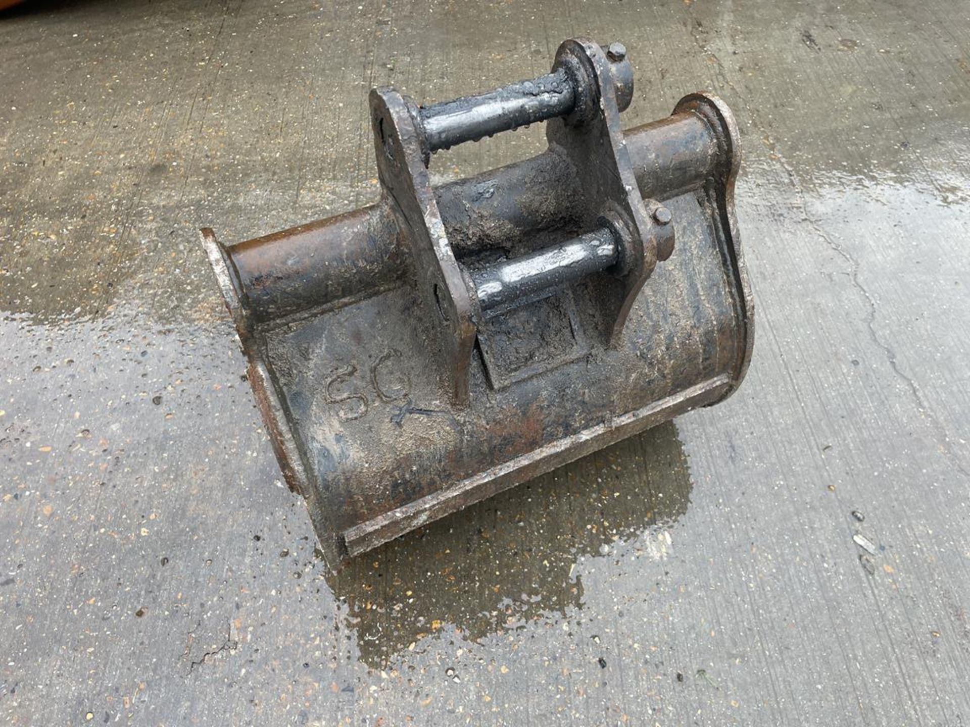 Strickland Excavator Bucket, Measures Approx 0.45x0.4m - Image 2 of 3