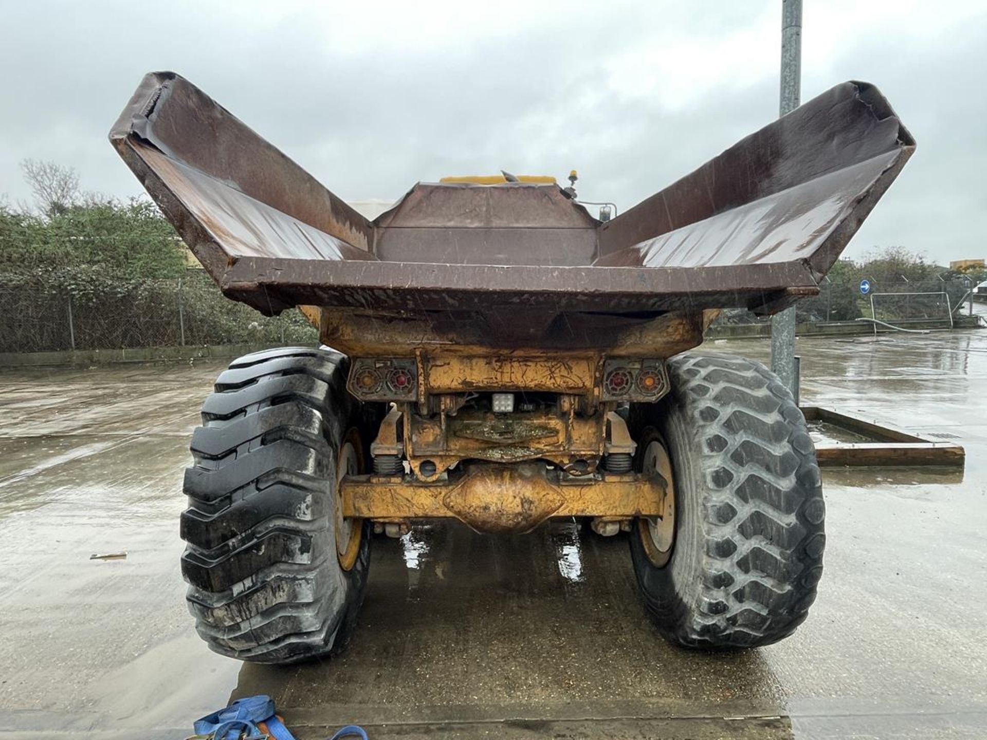 Bell B25D 6x6 22.7-Ton Payload Tipper Dump Truck, VIN: AEB4138123R000861, Run Hours: 18,753 (YOM: - Image 7 of 20