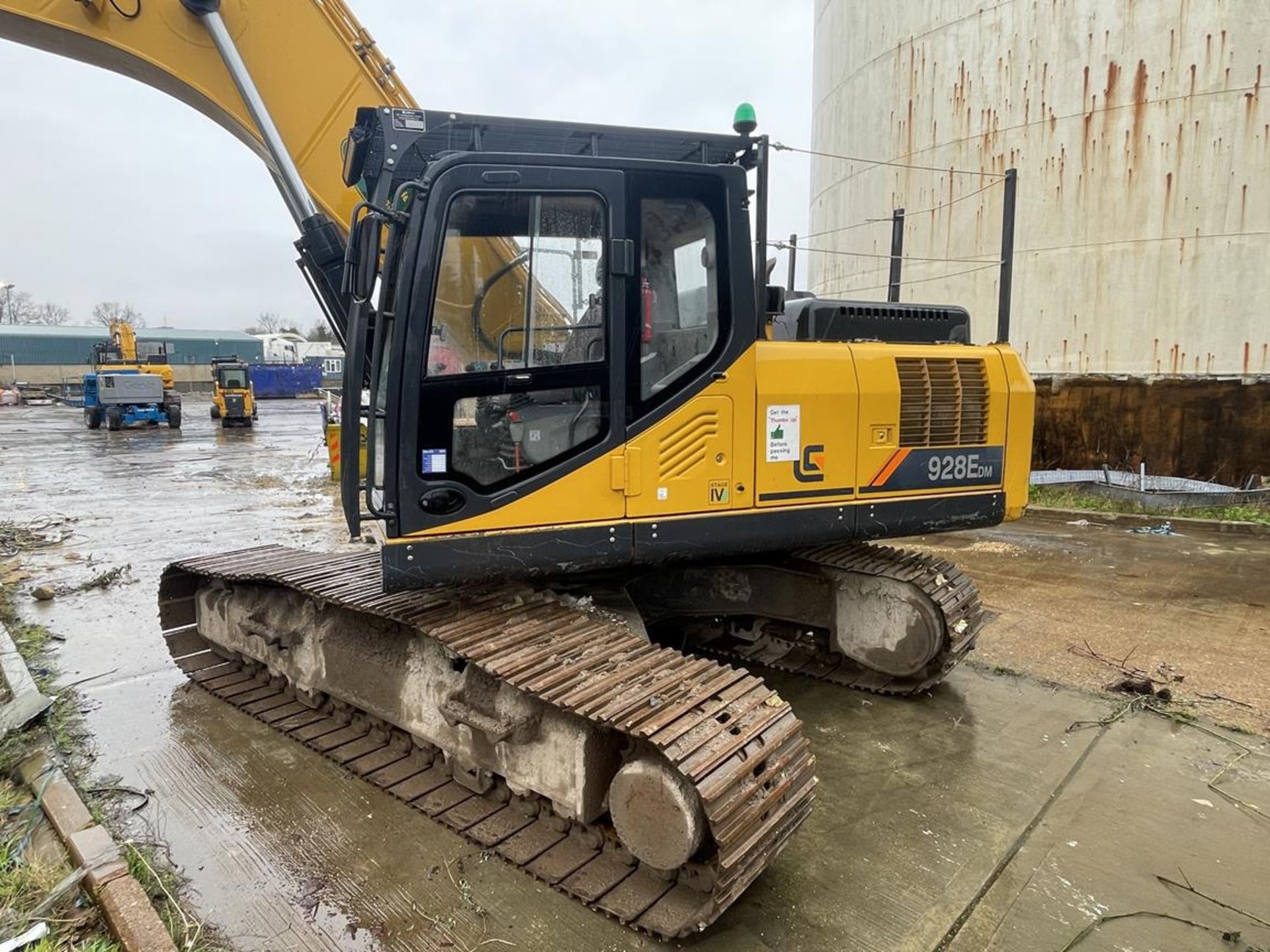 Liugong CLG928E 28.6-Ton Operating Mass Tracked Excavator S/No. LDM928EZHLP040126 (YOM: 2020), Run - Image 4 of 12