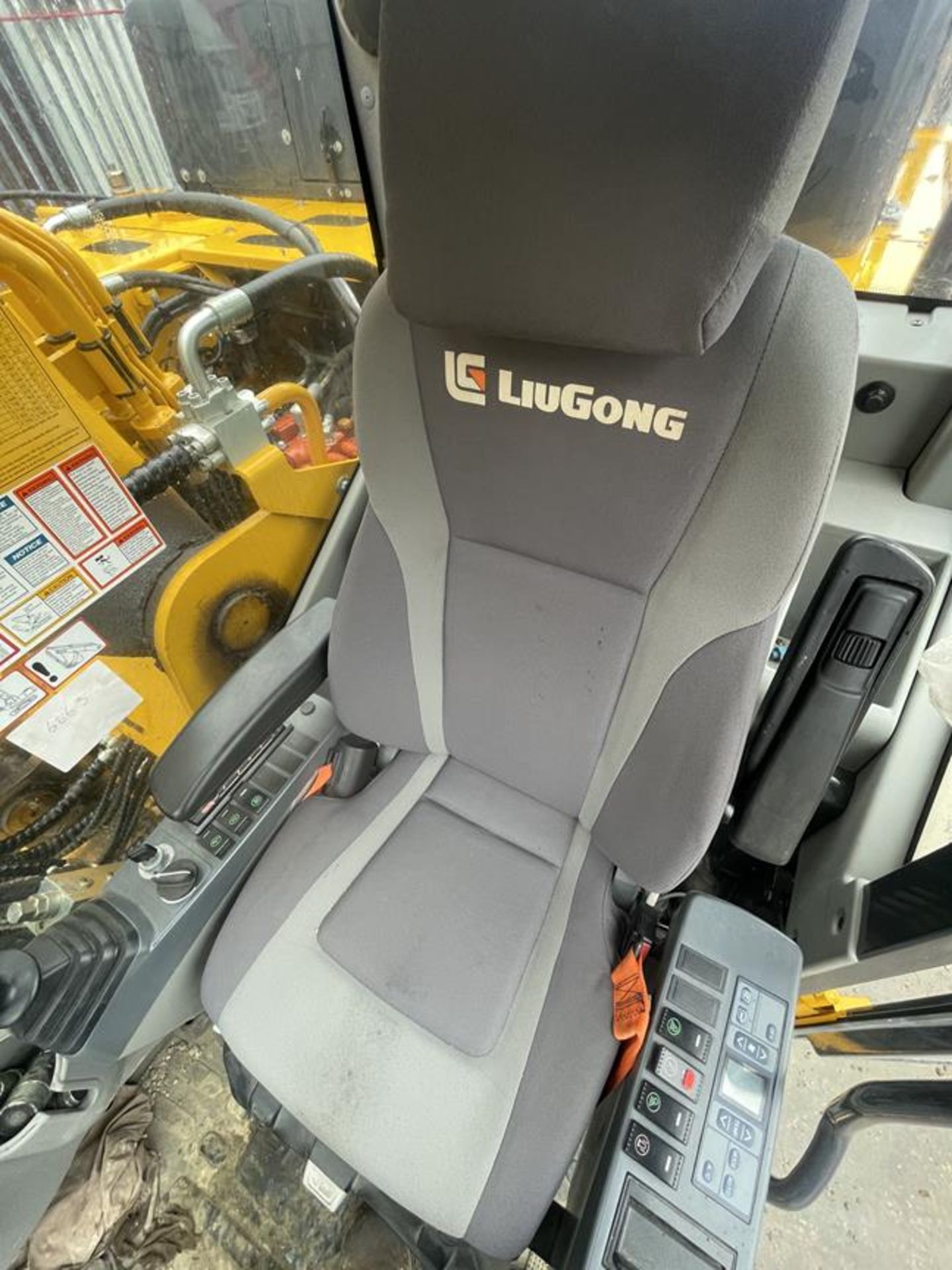 Liugong CLG933E 33.9-Ton Operating Mass Tracked Excavator S/No. CLG933EZHNE903666 (YOM: 2022), Run - Bild 14 aus 16