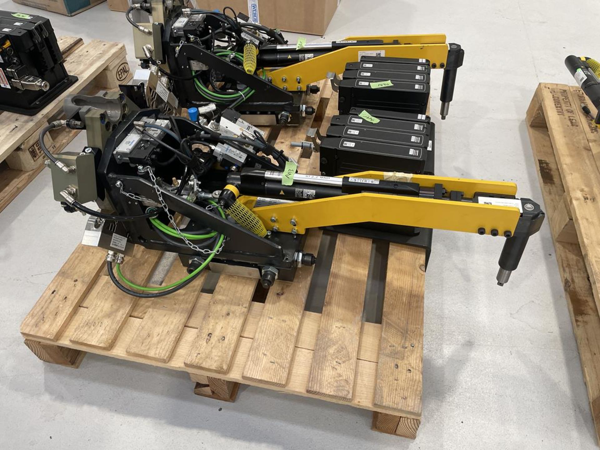 Robot mounted bolt/stud tightening consol with Atlas Copco, QST nut runner tool, connectors, pipewor