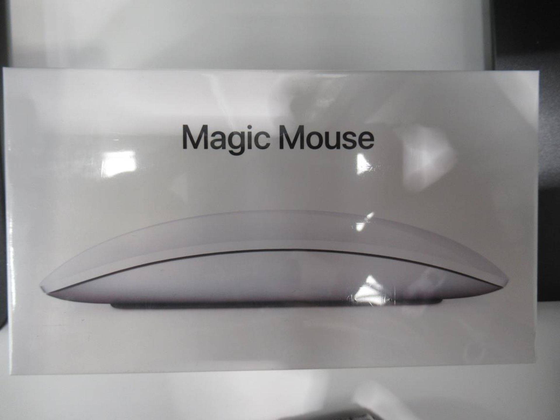 Apple, Magic Mouse MLA02Z/A (boxed and unused)