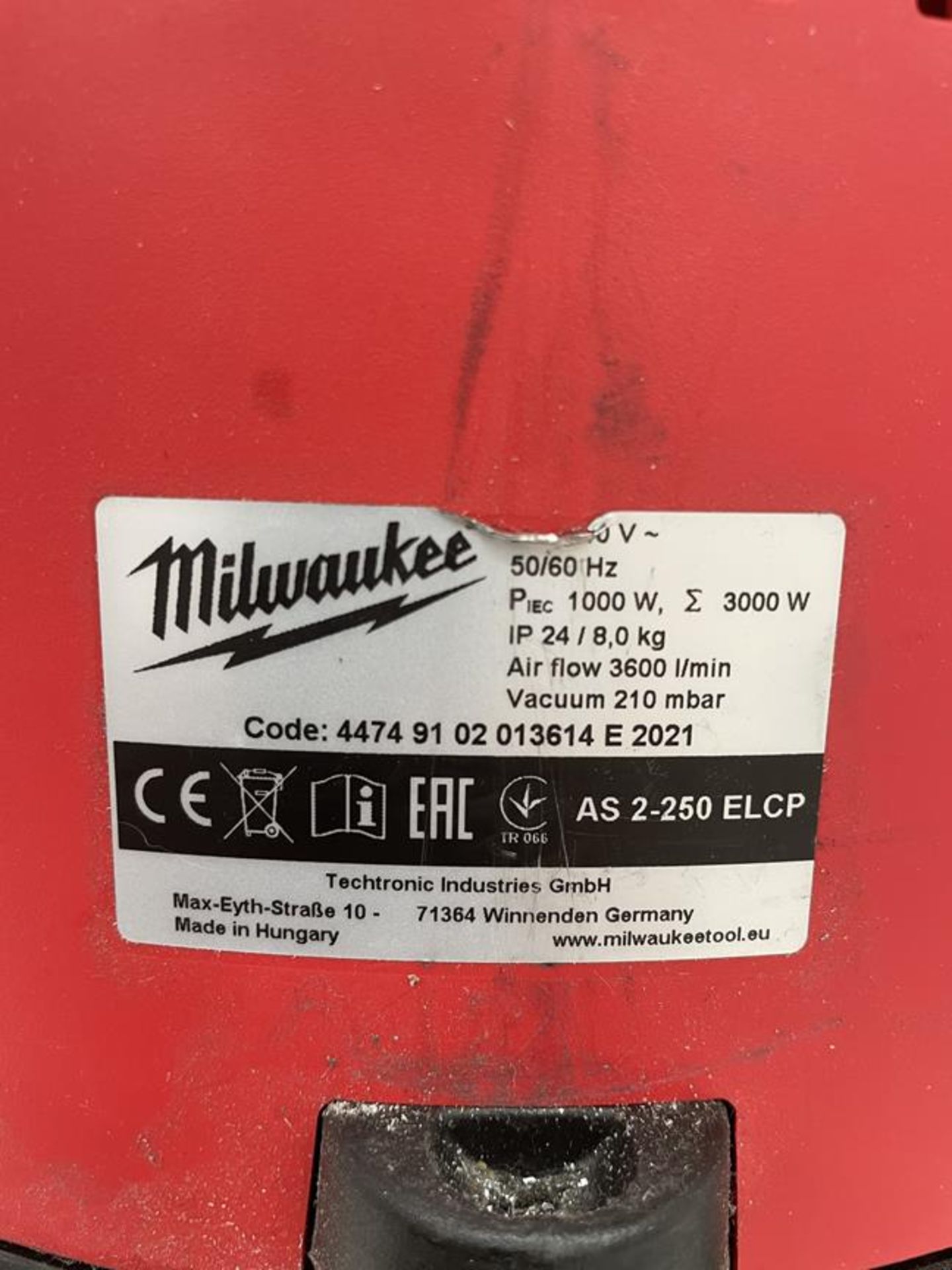 Milwalkee, AS2-250ELCP industrial vacuum, 240v - Image 2 of 2