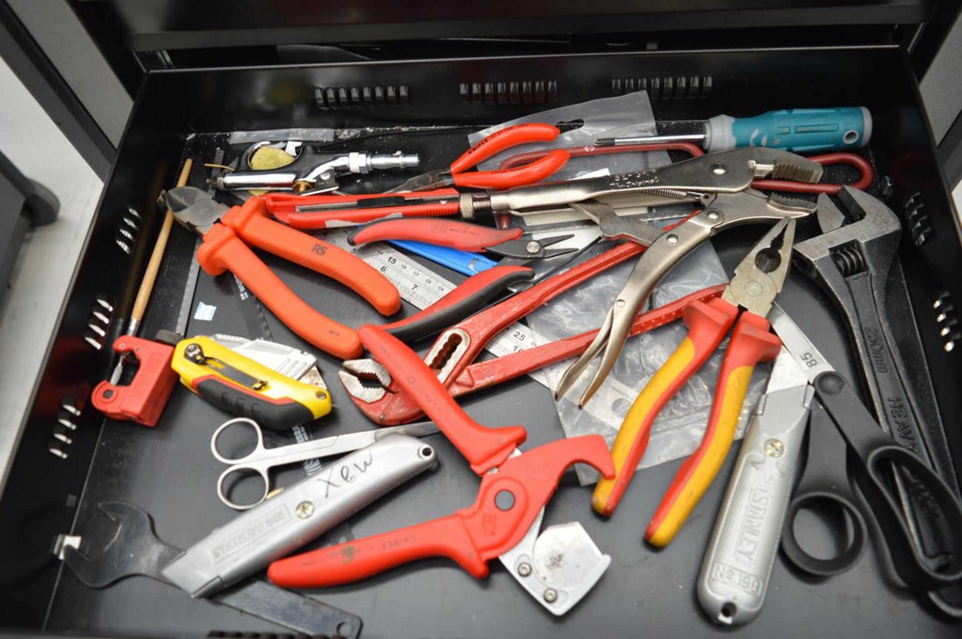 1x (no.) Wurth, multidrawer tool trolleys black partially tooled with screwdrivers, scanners, socket - Image 3 of 8