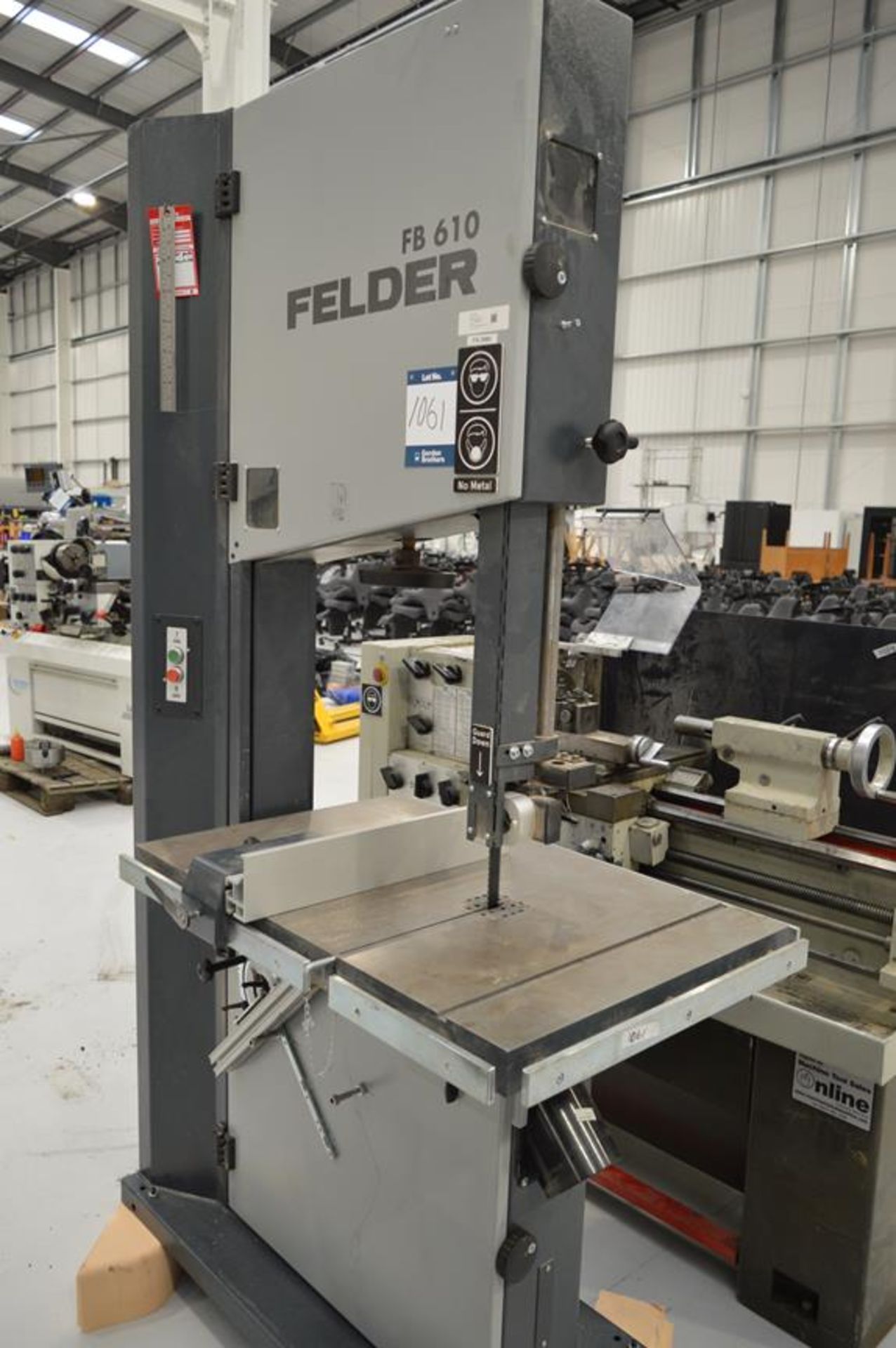 Felder, FB610 vertical bandsaw with tilting table, Serial No. 425.05.713.21 (DOM: 2021) - Image 2 of 5