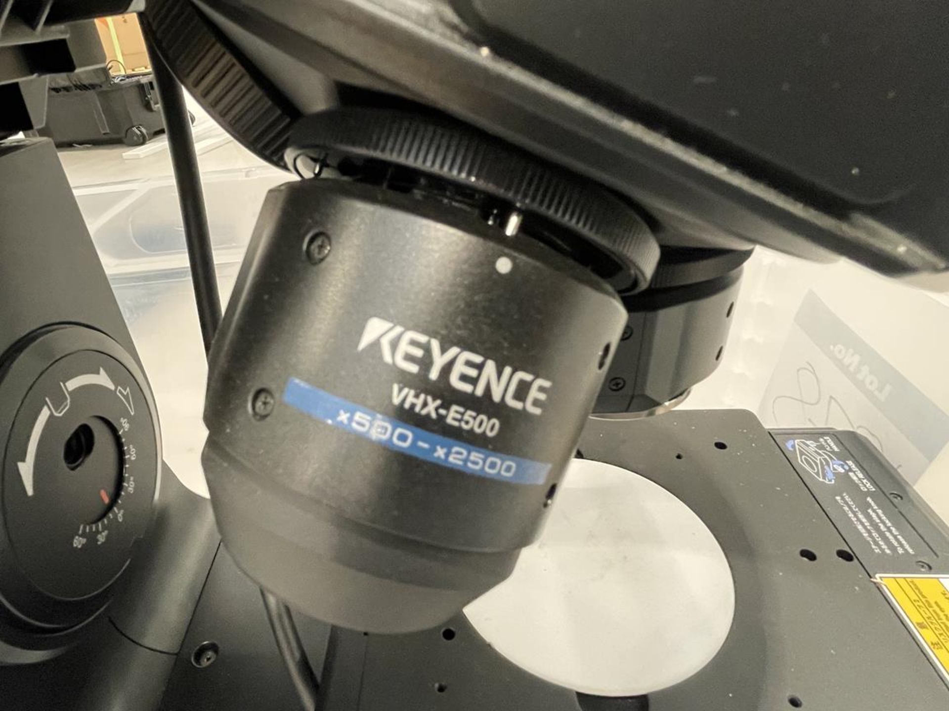 Keyence, VHX-S570E free angle observation/microscope system (XYZ motorised stage) with monitor, Seri - Image 7 of 11