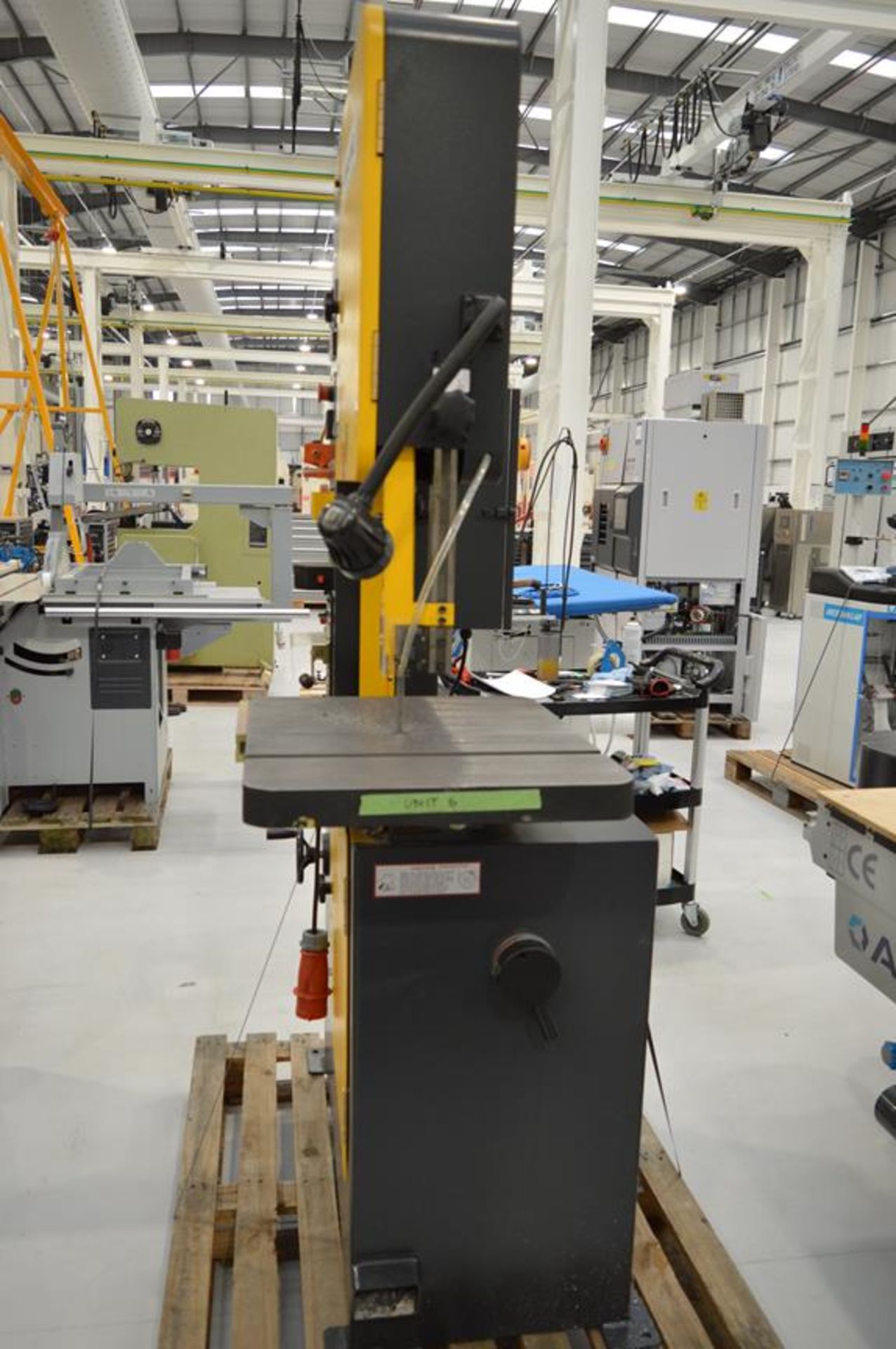 Sterling, SVR500 vertical bandsaw, Serial No. V502603 (DOM: 2021) with blade welder - Image 2 of 6