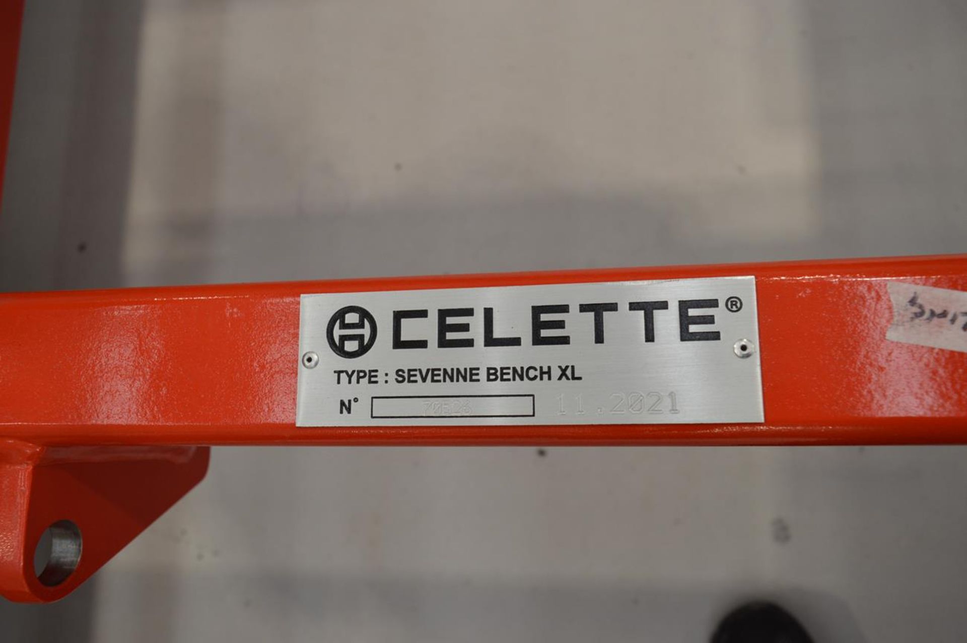 Celette Sevenne, XL extended length bench on wheels, jig system including multiple tooling in mobil - Image 19 of 19