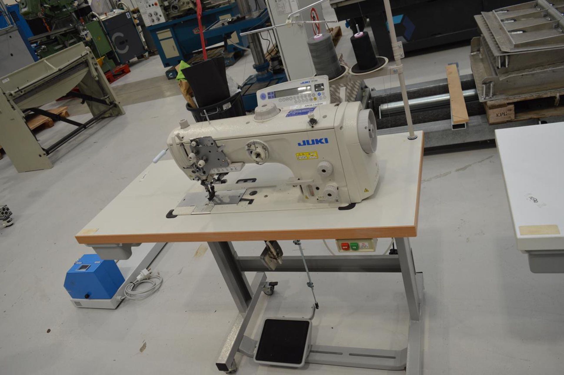 Juki, LU-2810-7 sewing machine, Serial No. 8L8QB00615 (DOM: 2021)