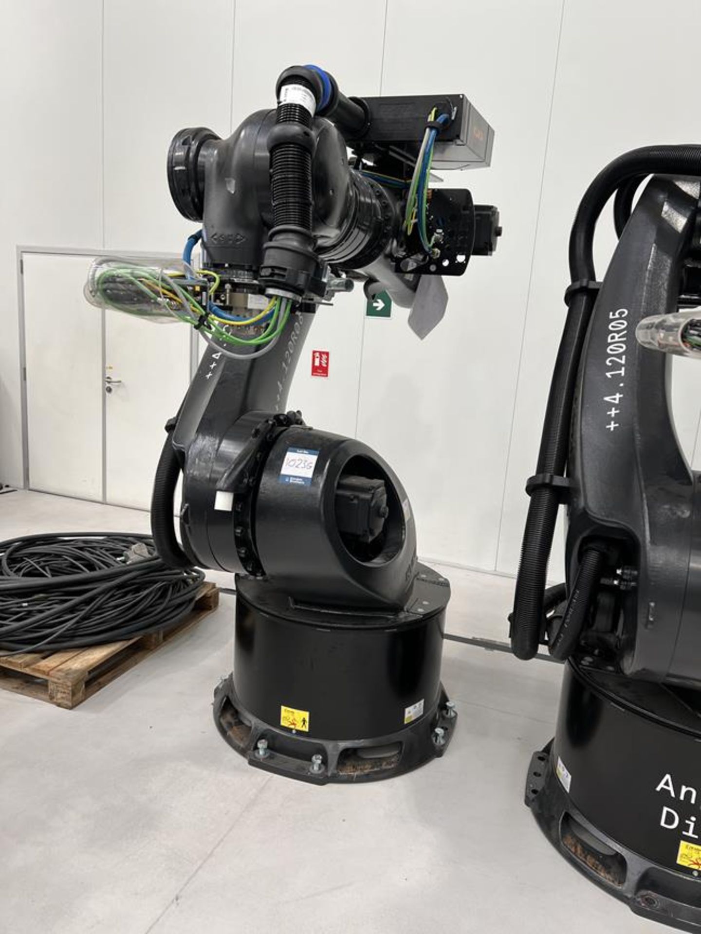 Kuka, KR280 R3080FLR six axis robot on extended pedestal, Serial No. 4380725 (DOM: 2021) with KRC4 c